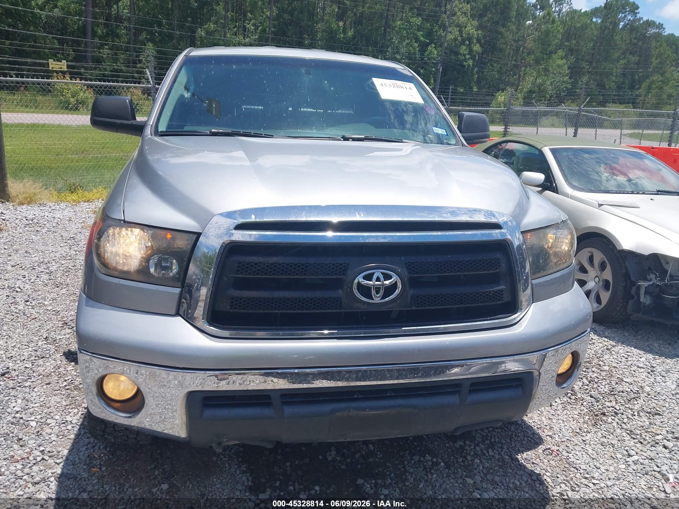 2010 Toyota Tundra Grade 4.6l V8 Silver vin: 5TFRM5F15AX003655