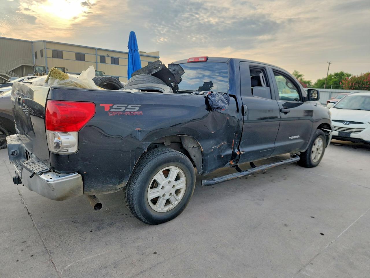 2010 Toyota Tundra Double Cab Sr5 Black vin: 5TFRM5F15AX011819