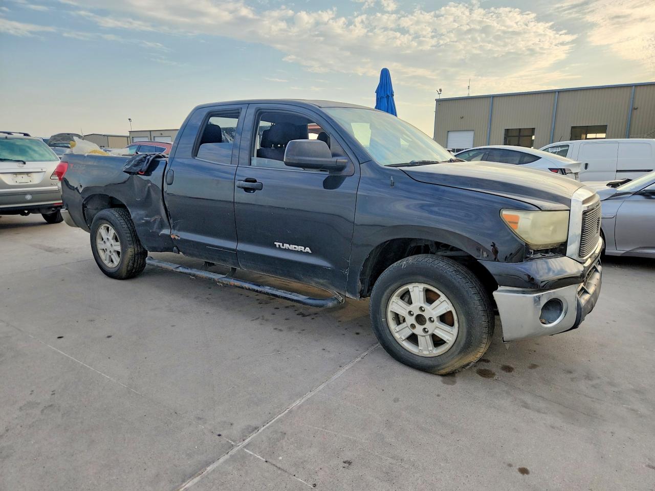 2010 Toyota Tundra Double Cab Sr5 Black vin: 5TFRM5F15AX011819