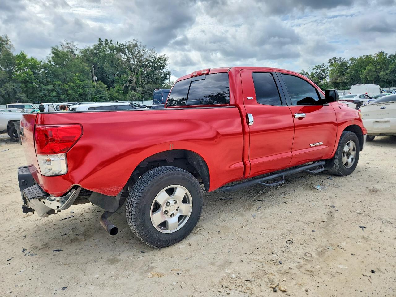 2010 Toyota Tundra Red vin: 5TFRM5F15AX019581