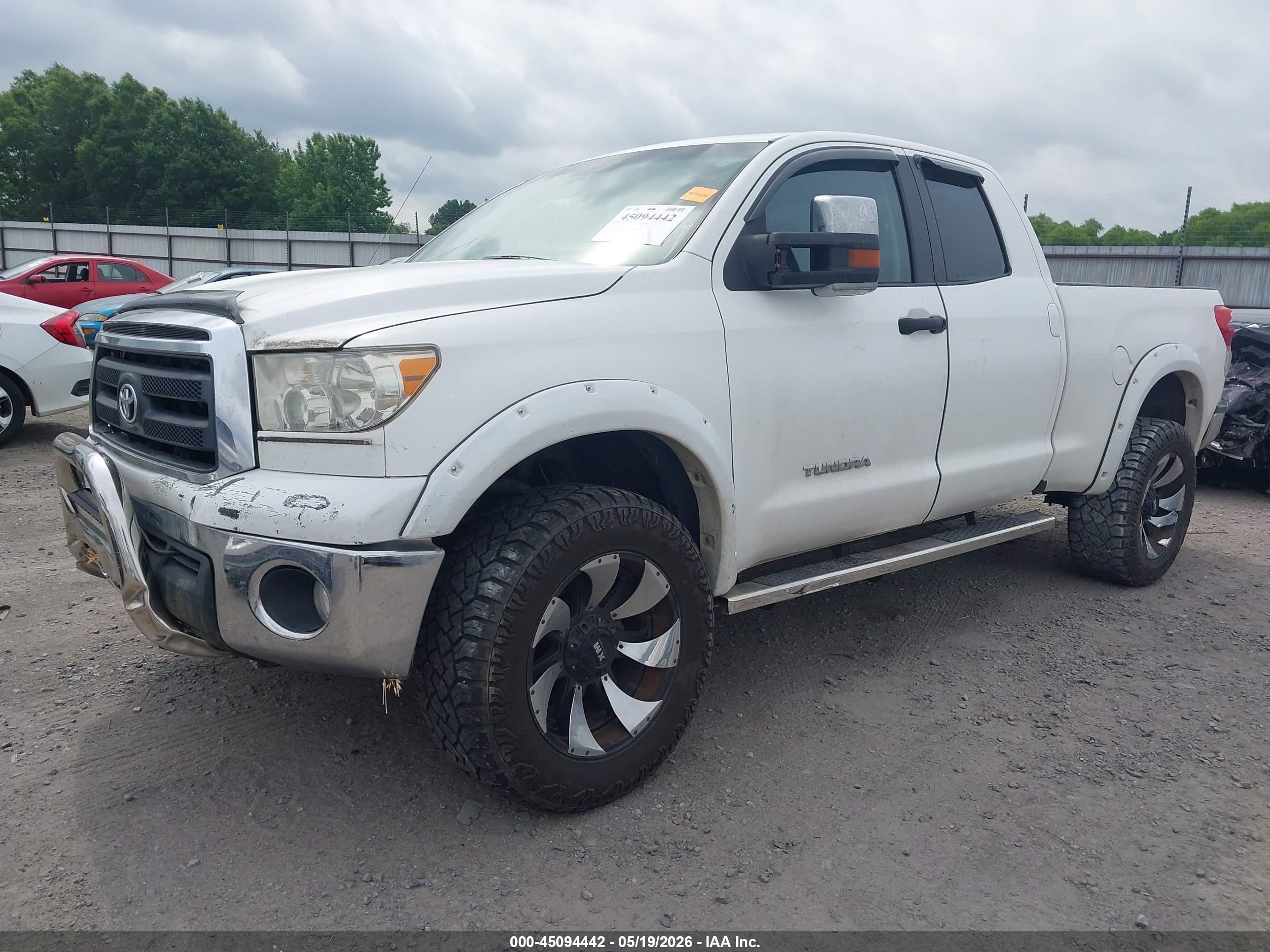 2011 Toyota Tundra Grade 4.6l V8 White vin: 5TFRM5F15BX026340