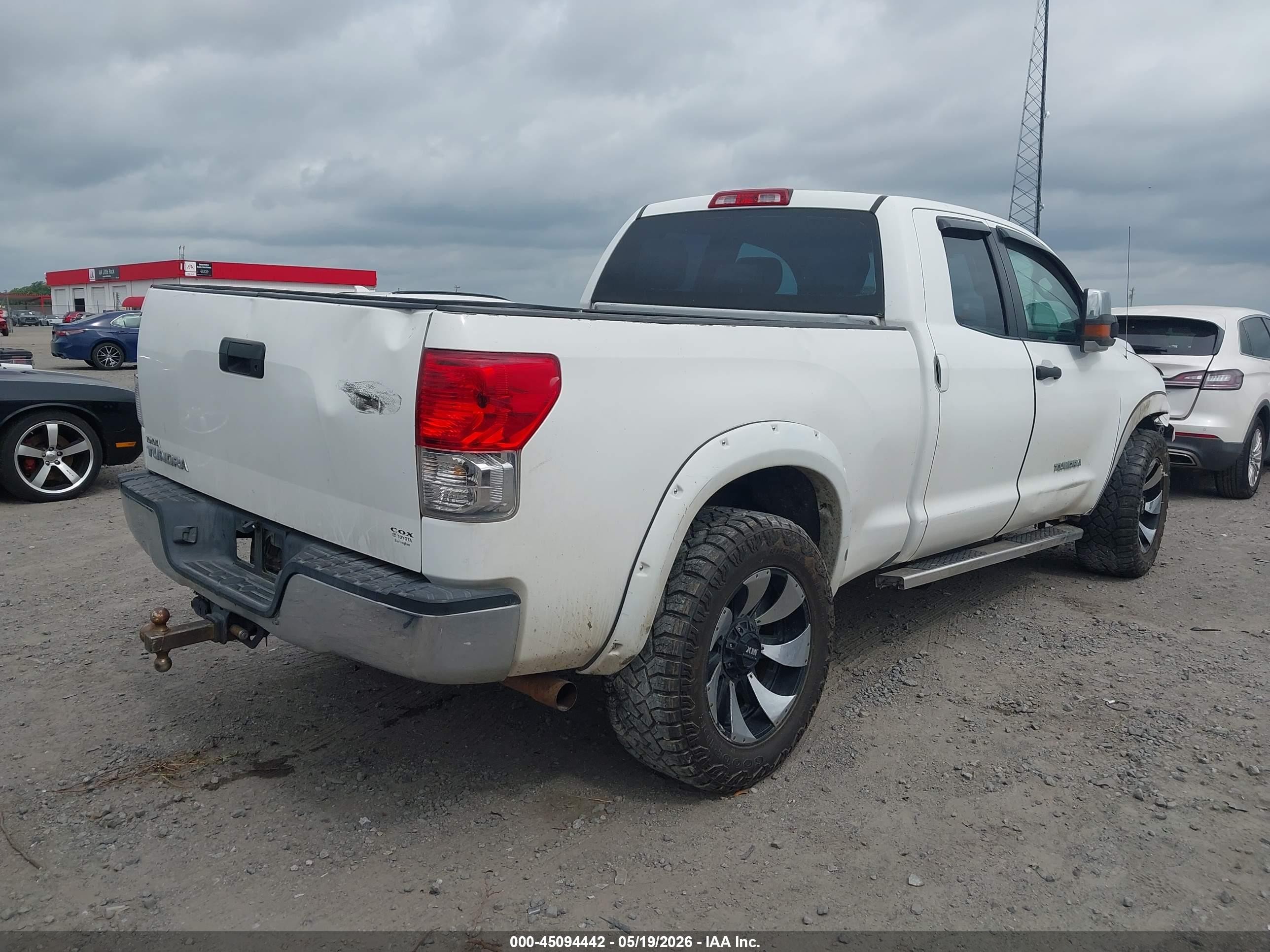 2011 Toyota Tundra Grade 4.6l V8 White vin: 5TFRM5F15BX026340