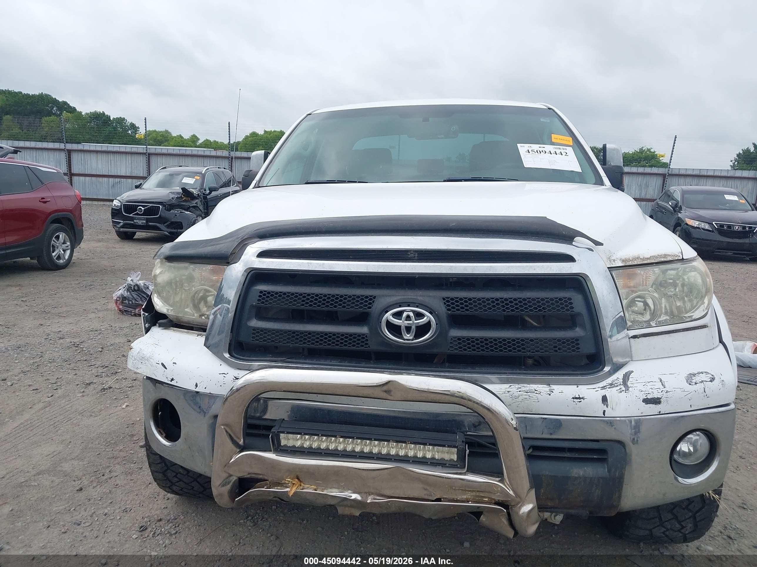 2011 Toyota Tundra Grade 4.6l V8 White vin: 5TFRM5F15BX026340
