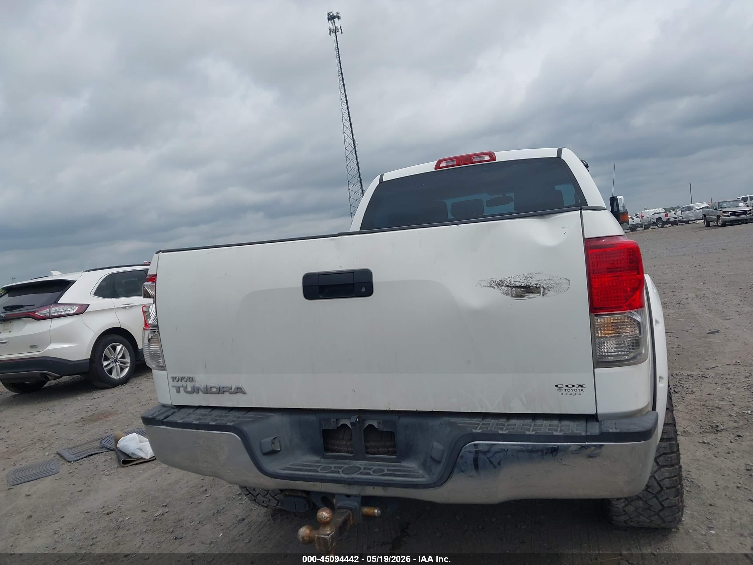 2011 Toyota Tundra Grade 4.6l V8 White vin: 5TFRM5F15BX026340