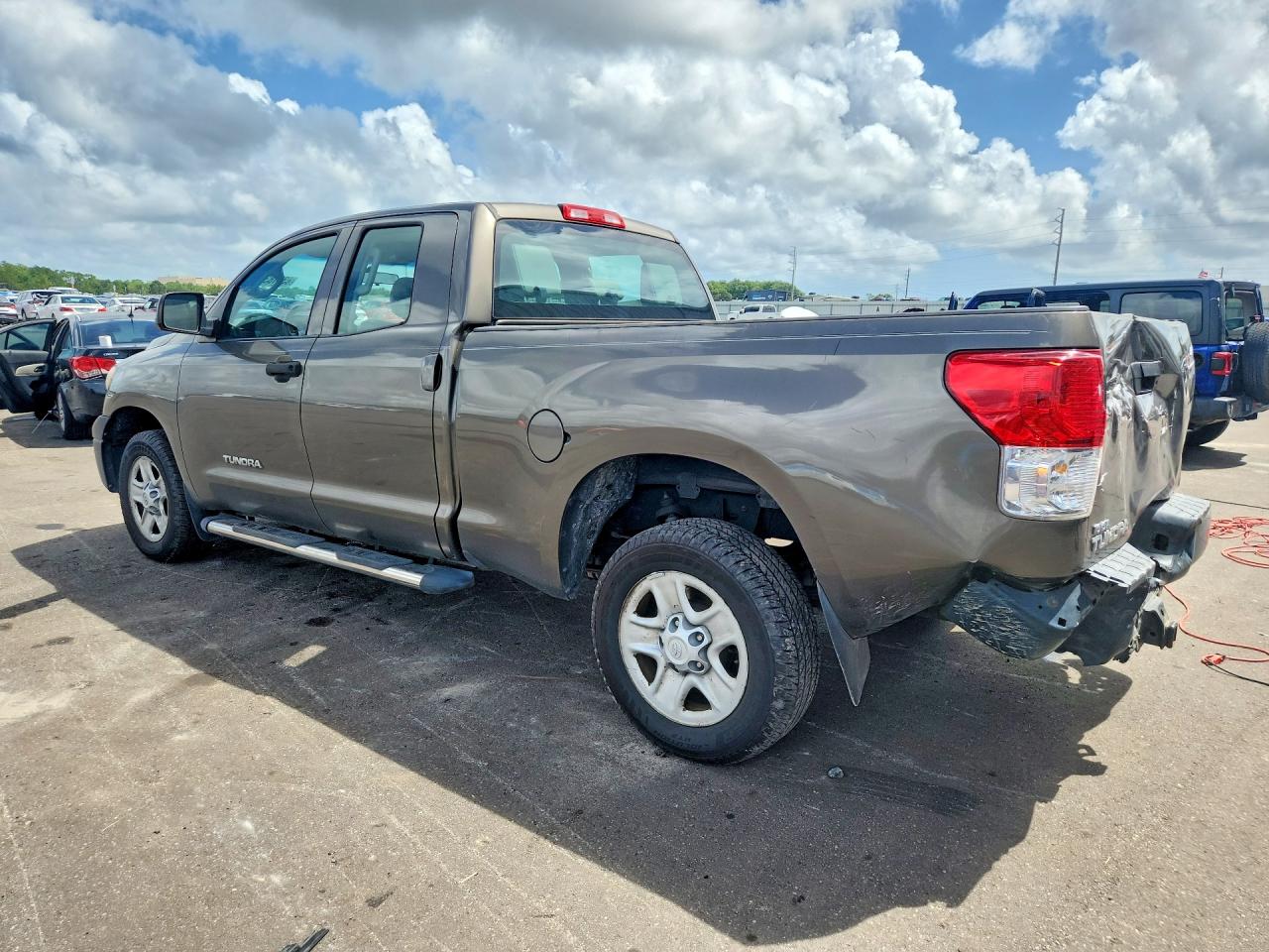 2011 Toyota Tundra Double Cab Sr5 Gray vin: 5TFRM5F15BX027844