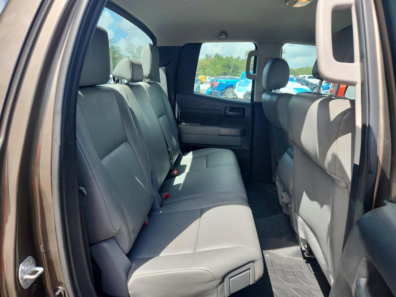 2011 Toyota Tundra Double Cab Sr5 Gray vin: 5TFRM5F15BX027844