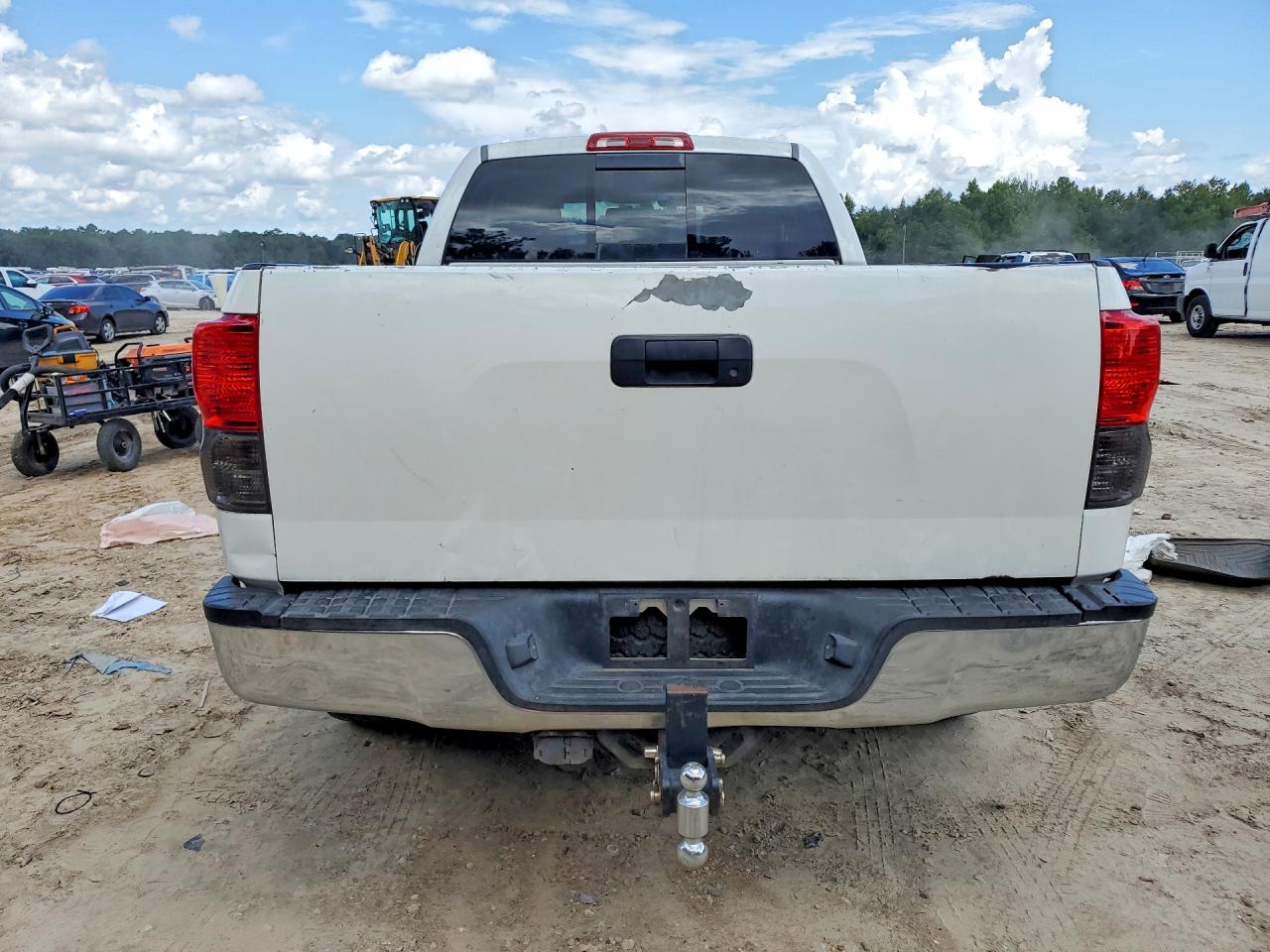 2011 Toyota Tundra Double Cab Sr5 White vin: 5TFRM5F15BX035989