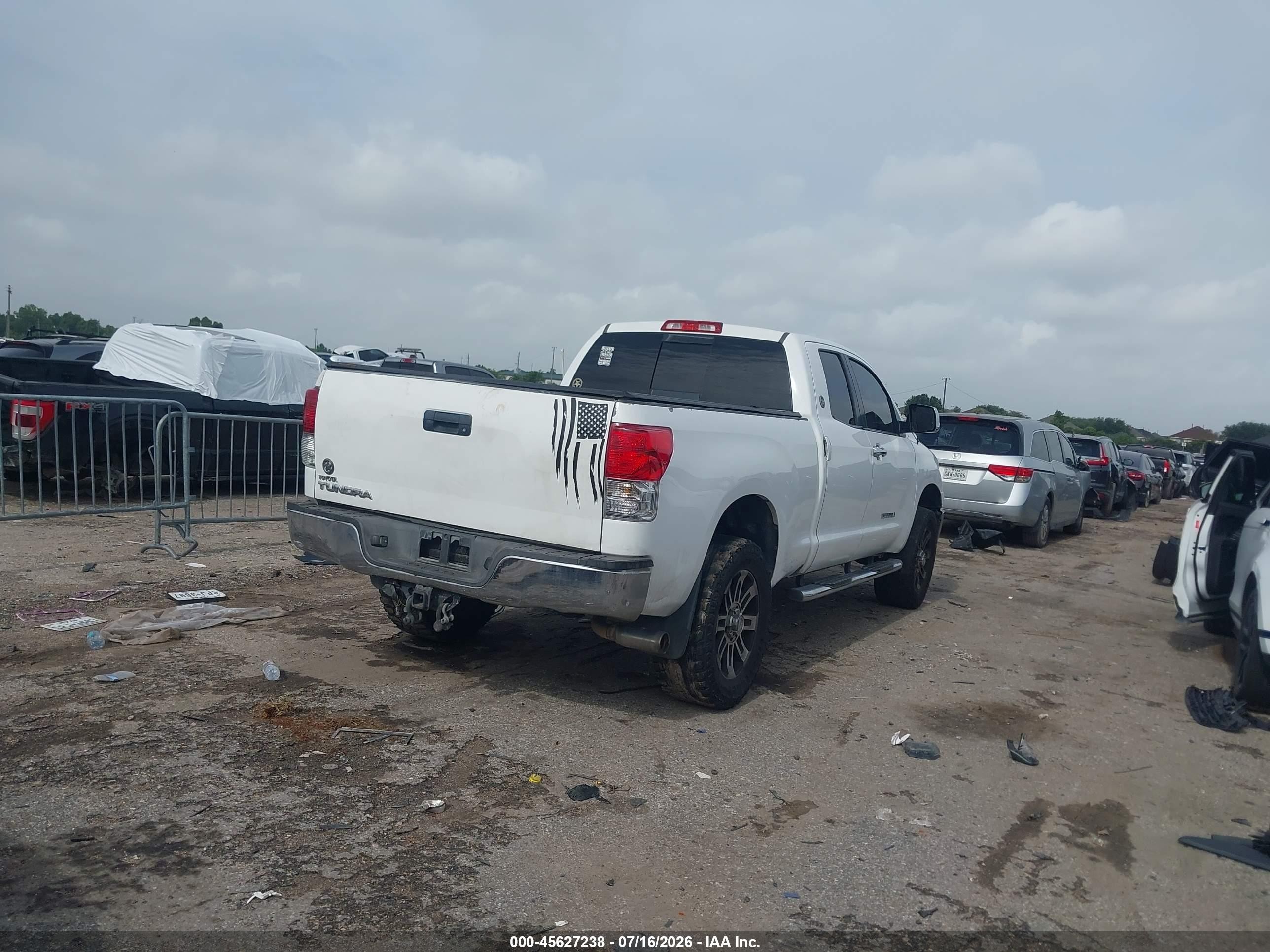 2012 Toyota Tundra Grade 4.6l V8 White vin: 5TFRM5F15CX040269