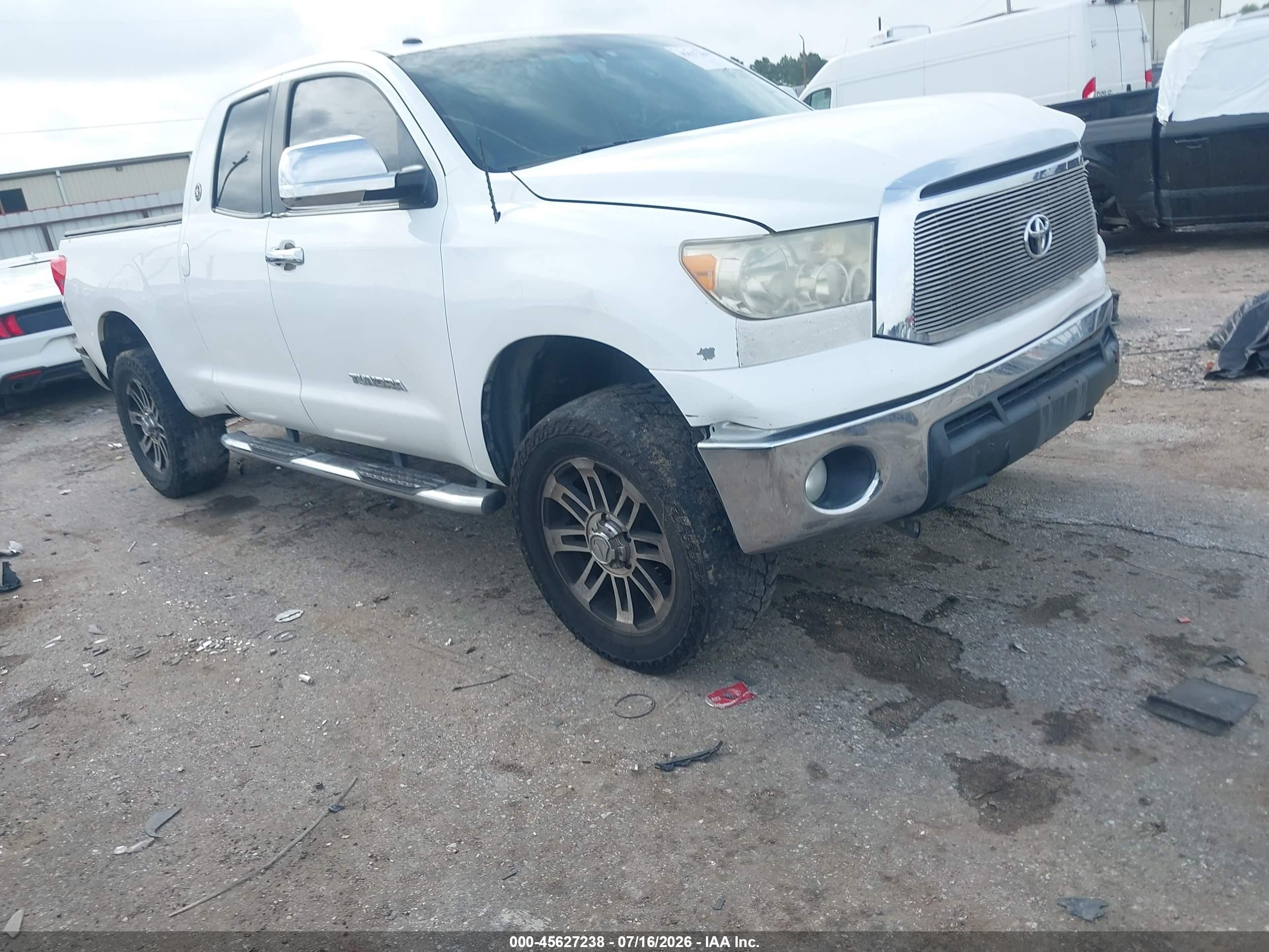 2012 Toyota Tundra Grade 4.6l V8 White vin: 5TFRM5F15CX040269