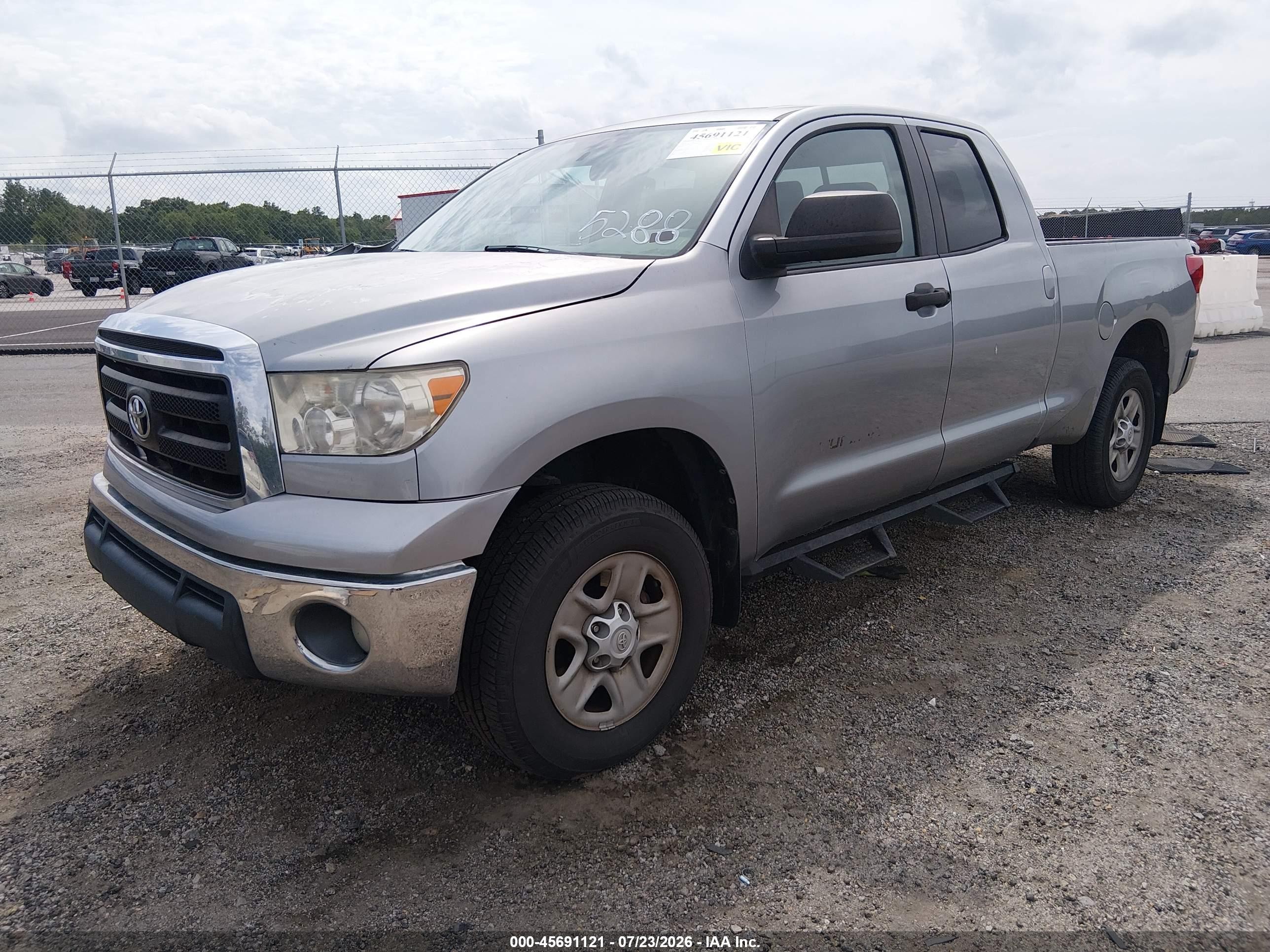 2013 Toyota Tundra Grade 4.6l V8 Silver vin: 5TFRM5F15DX063357