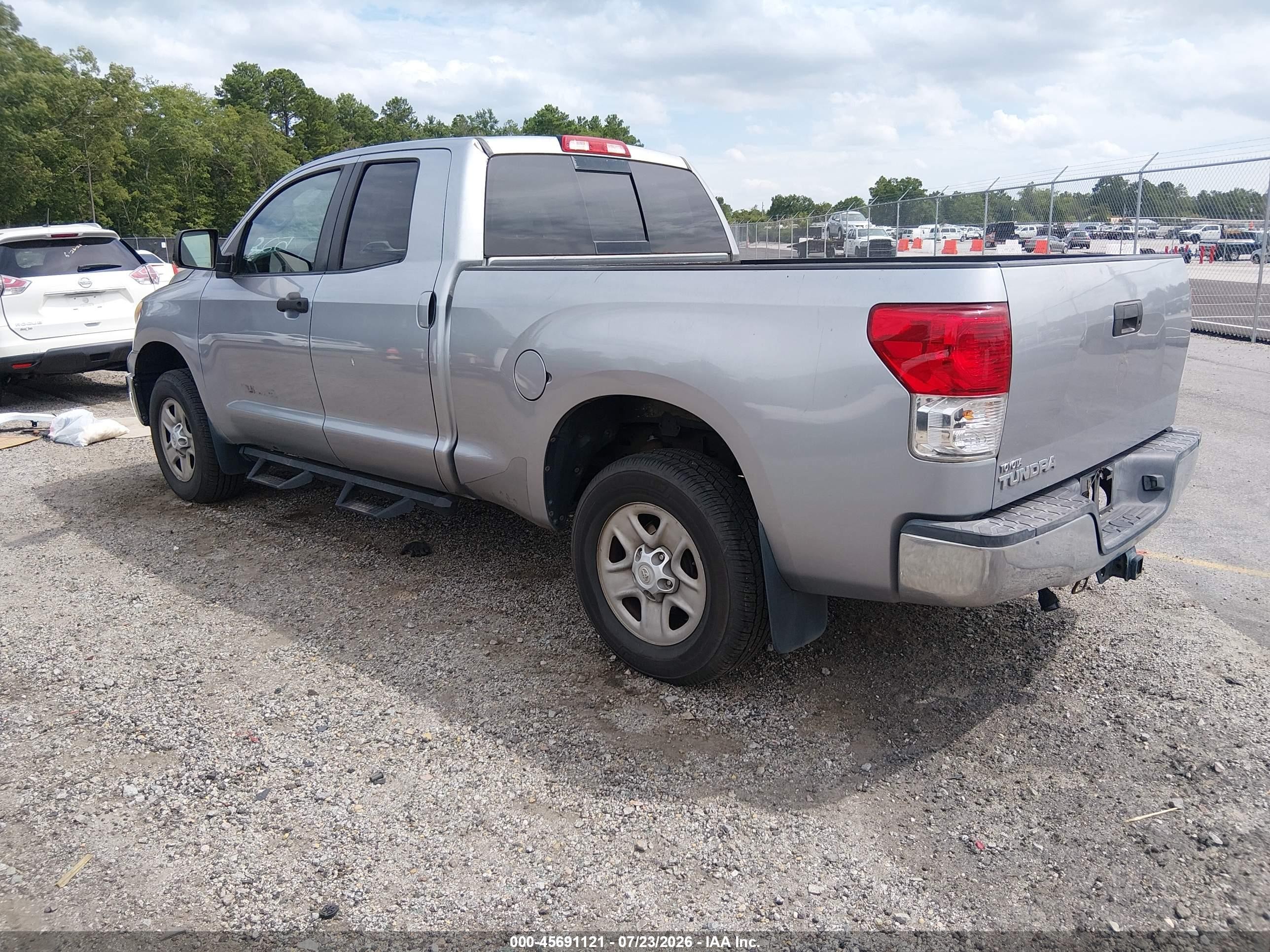 2013 Toyota Tundra Grade 4.6l V8 Silver vin: 5TFRM5F15DX063357