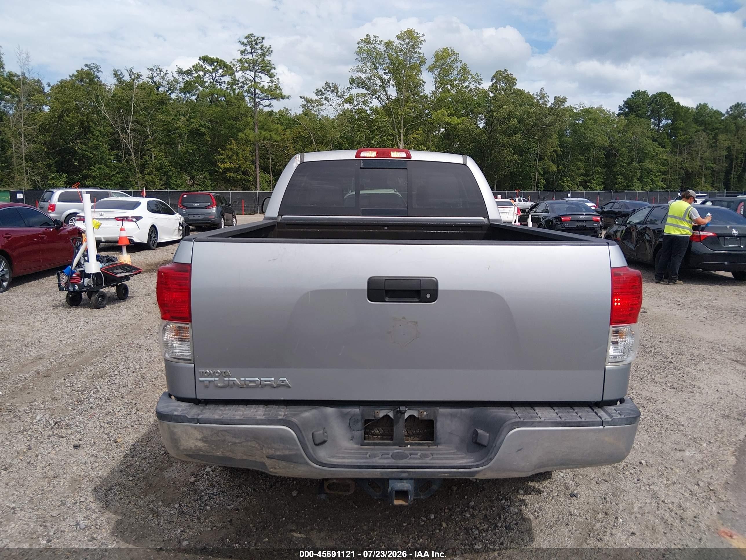 2013 Toyota Tundra Grade 4.6l V8 Silver vin: 5TFRM5F15DX063357