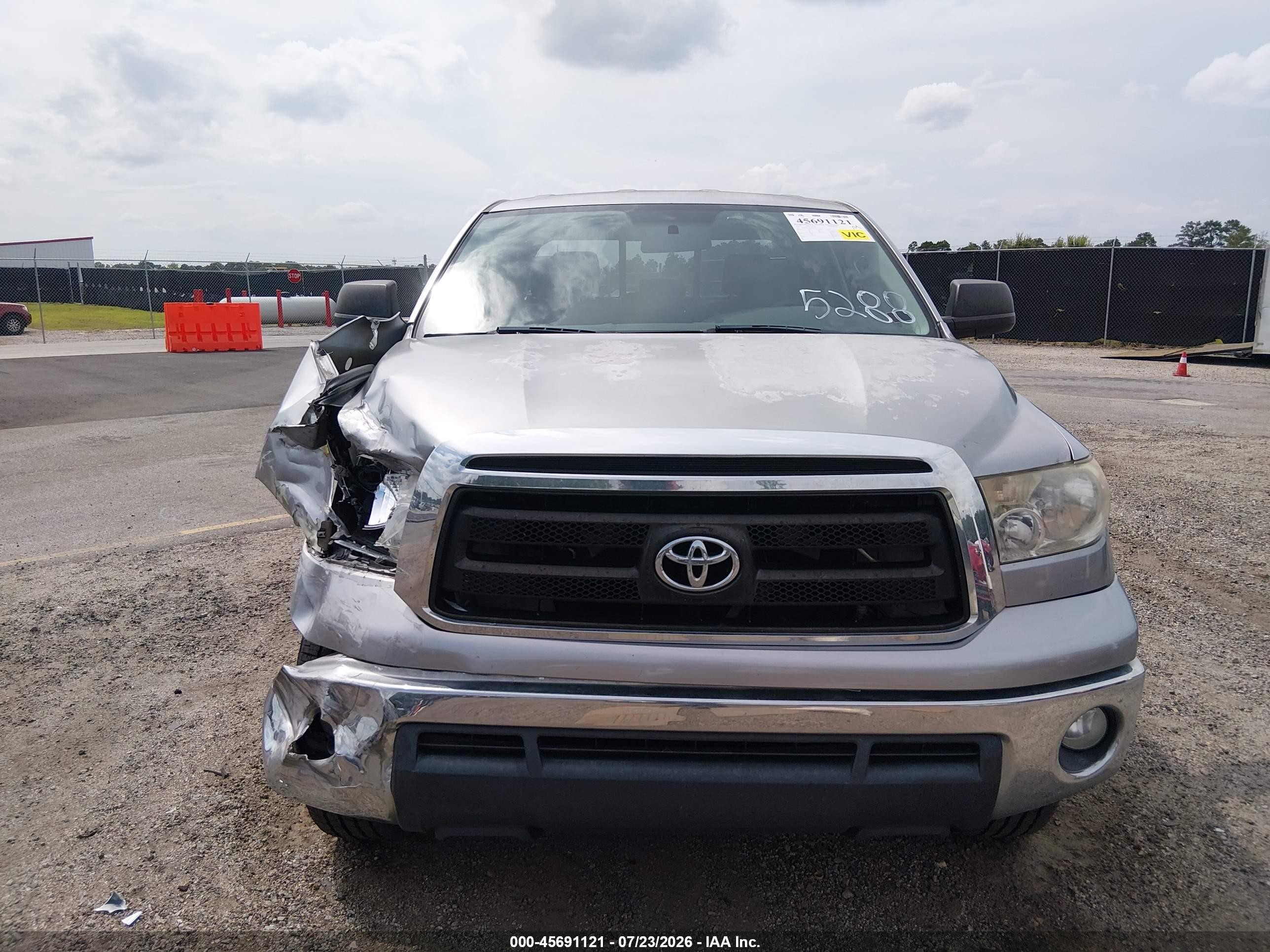 2013 Toyota Tundra Grade 4.6l V8 Silver vin: 5TFRM5F15DX063357