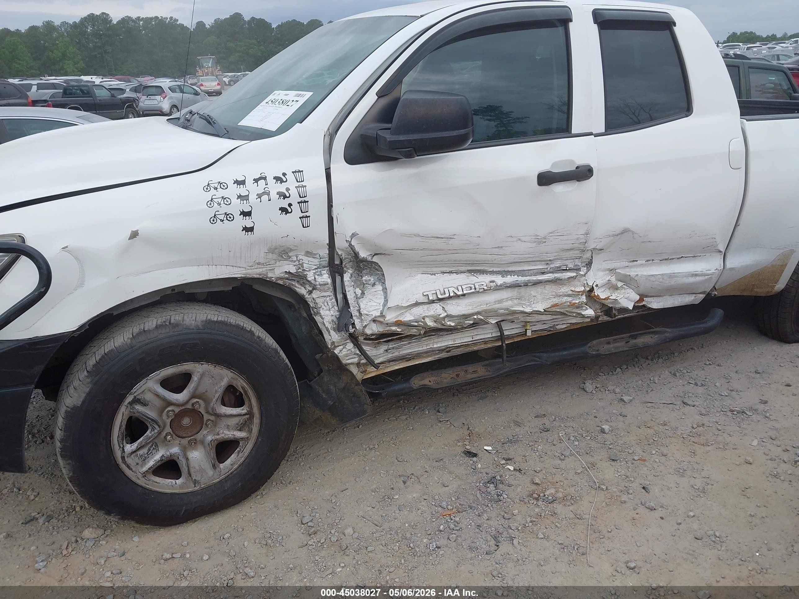 2013 Toyota Tundra Grade 4.6l V8 White vin: 5TFRM5F15DX063665