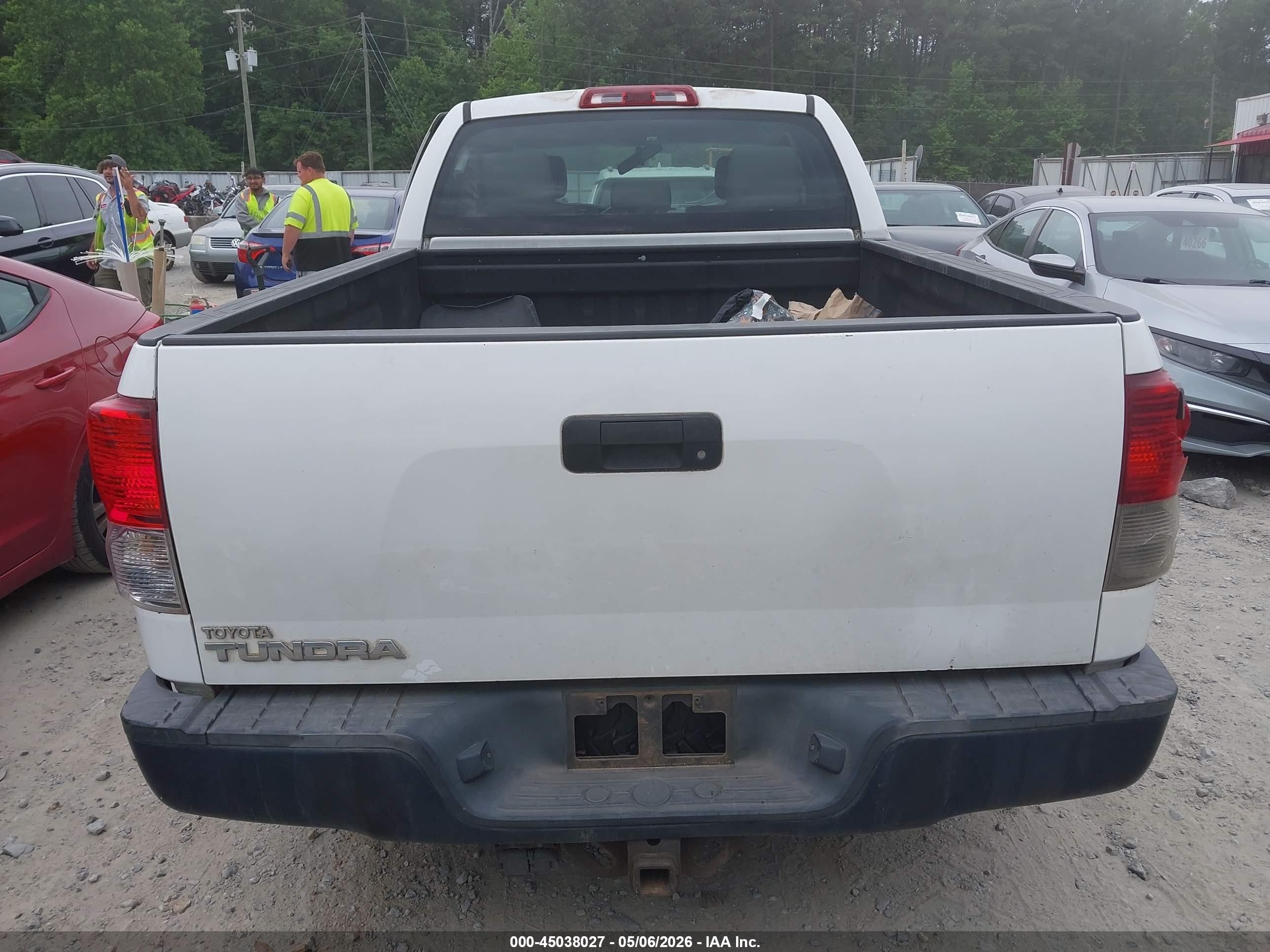 2013 Toyota Tundra Grade 4.6l V8 White vin: 5TFRM5F15DX063665