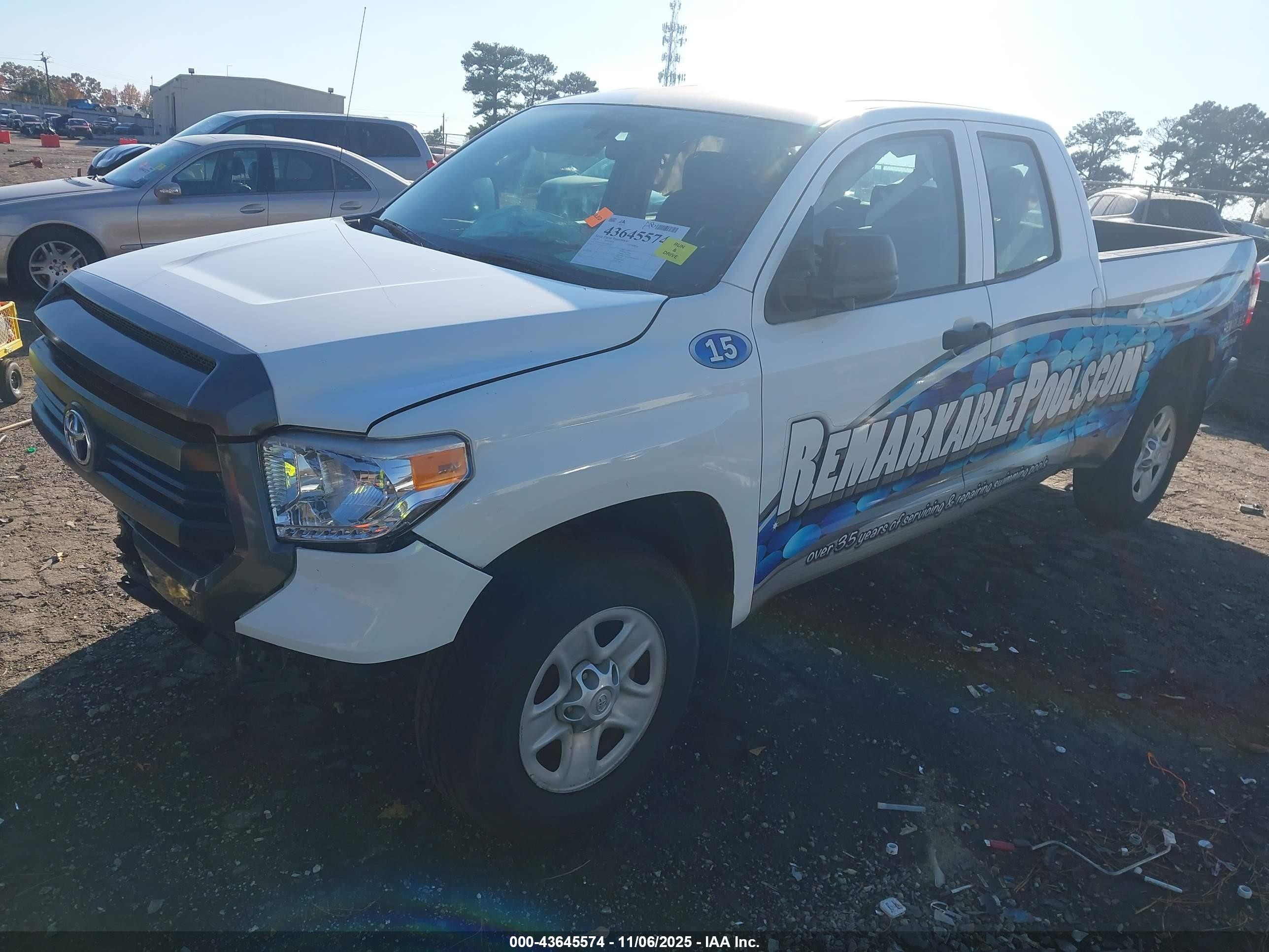 2015 Toyota Tundra Sr 4.6l V8 White vin: 5TFRM5F15FX090173