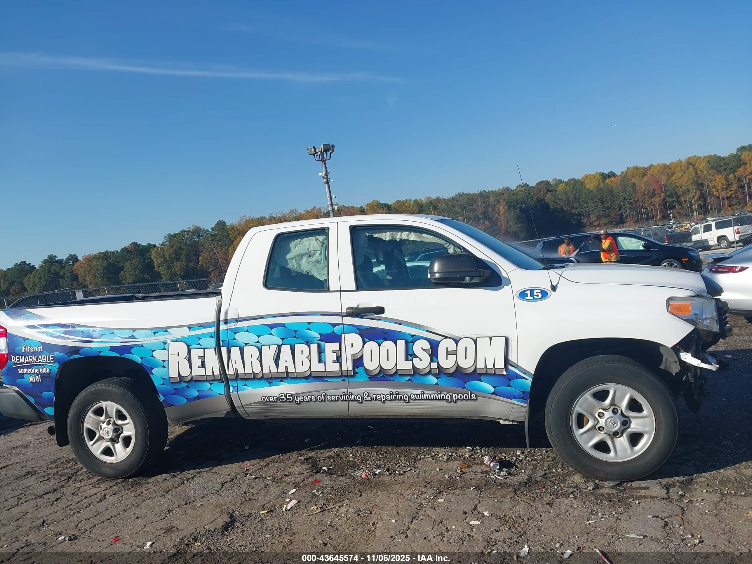 2015 Toyota Tundra Sr 4.6l V8 White vin: 5TFRM5F15FX090173