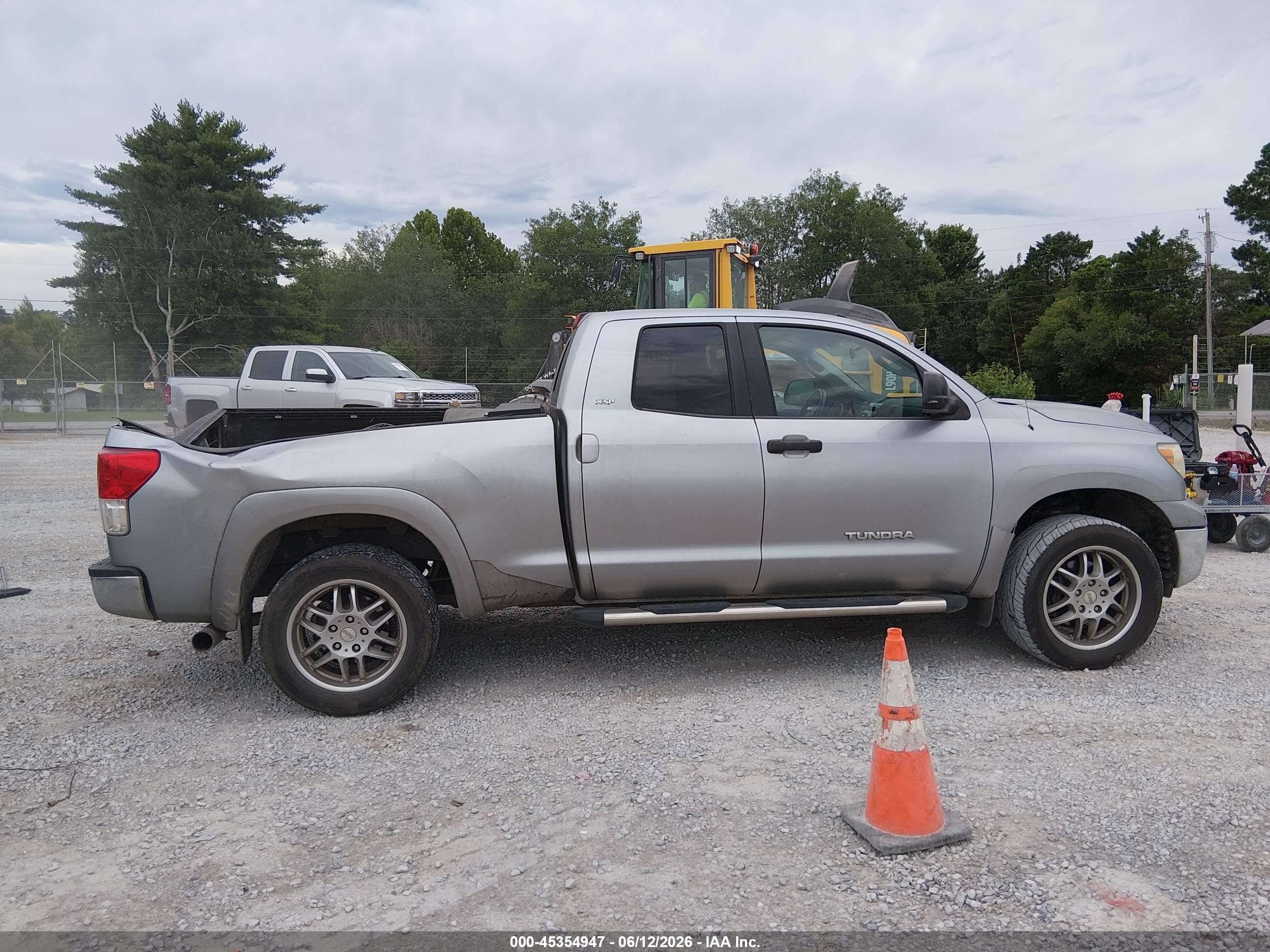 2010 Toyota Tundra Grade 4.6l V8 Серебряный vin: 5TFRM5F16AX019413