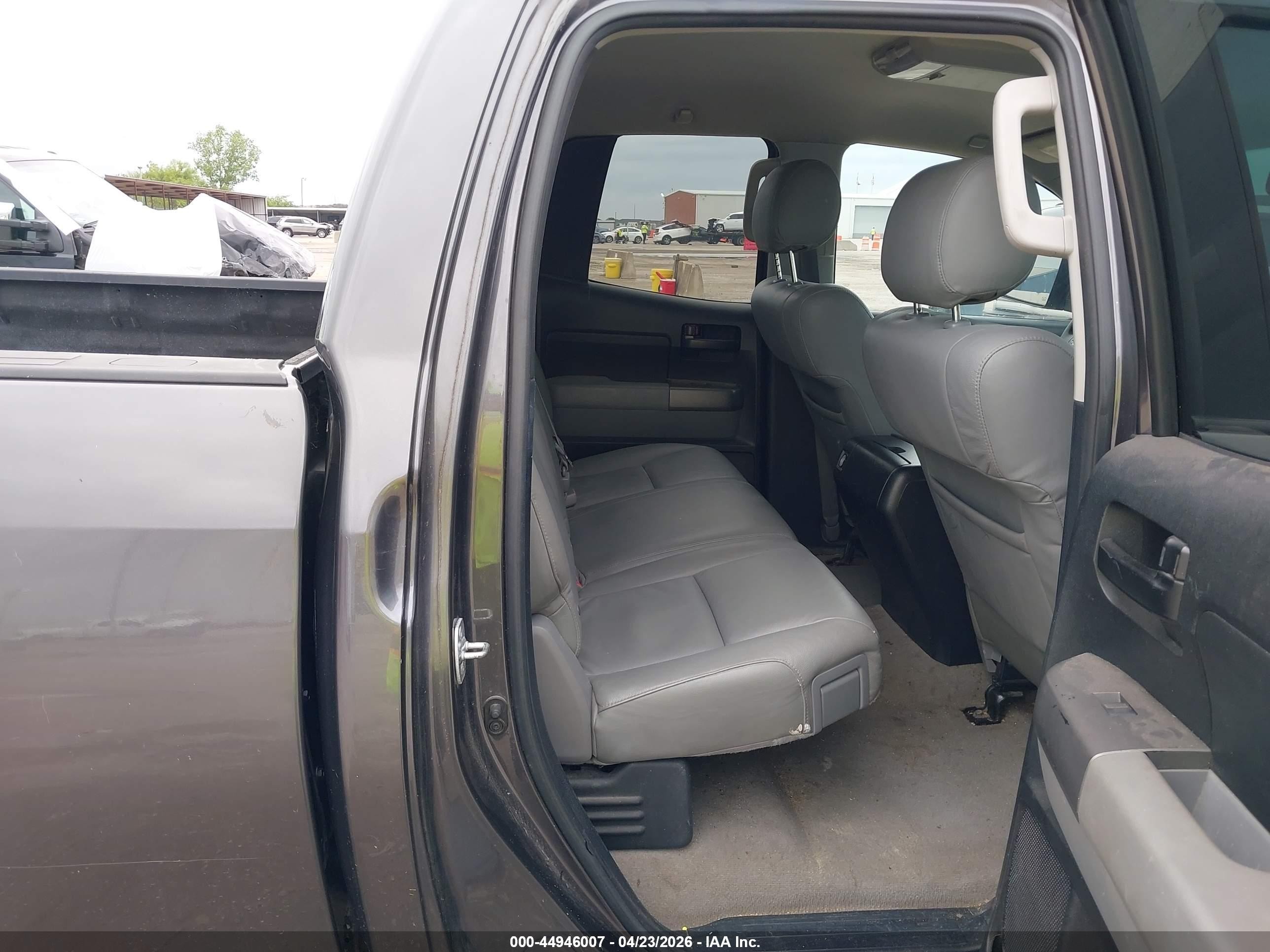 2011 Toyota Tundra Grade 4.6l V8 Gray vin: 5TFRM5F16BX025987