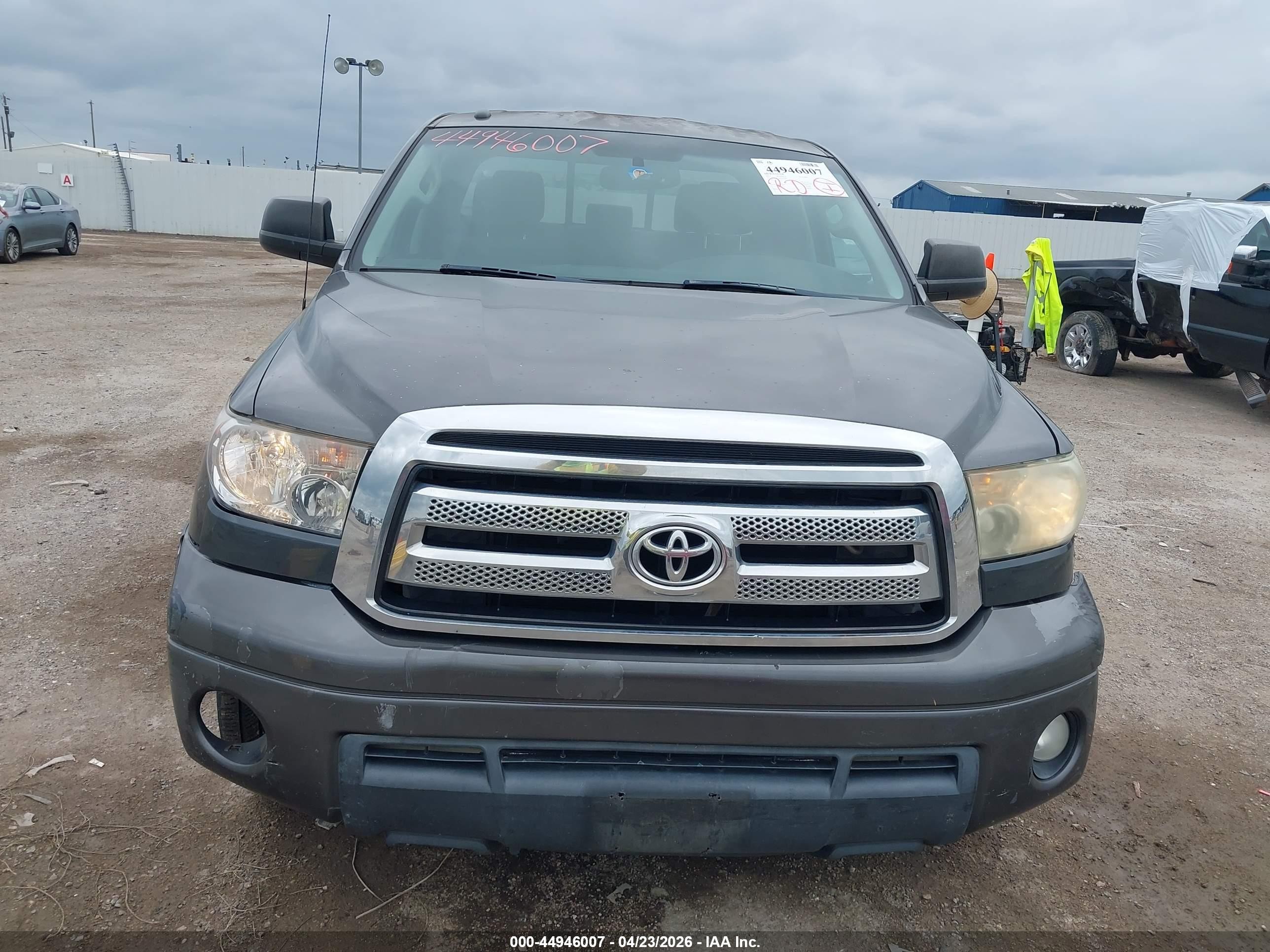 2011 Toyota Tundra Grade 4.6l V8 Gray vin: 5TFRM5F16BX025987