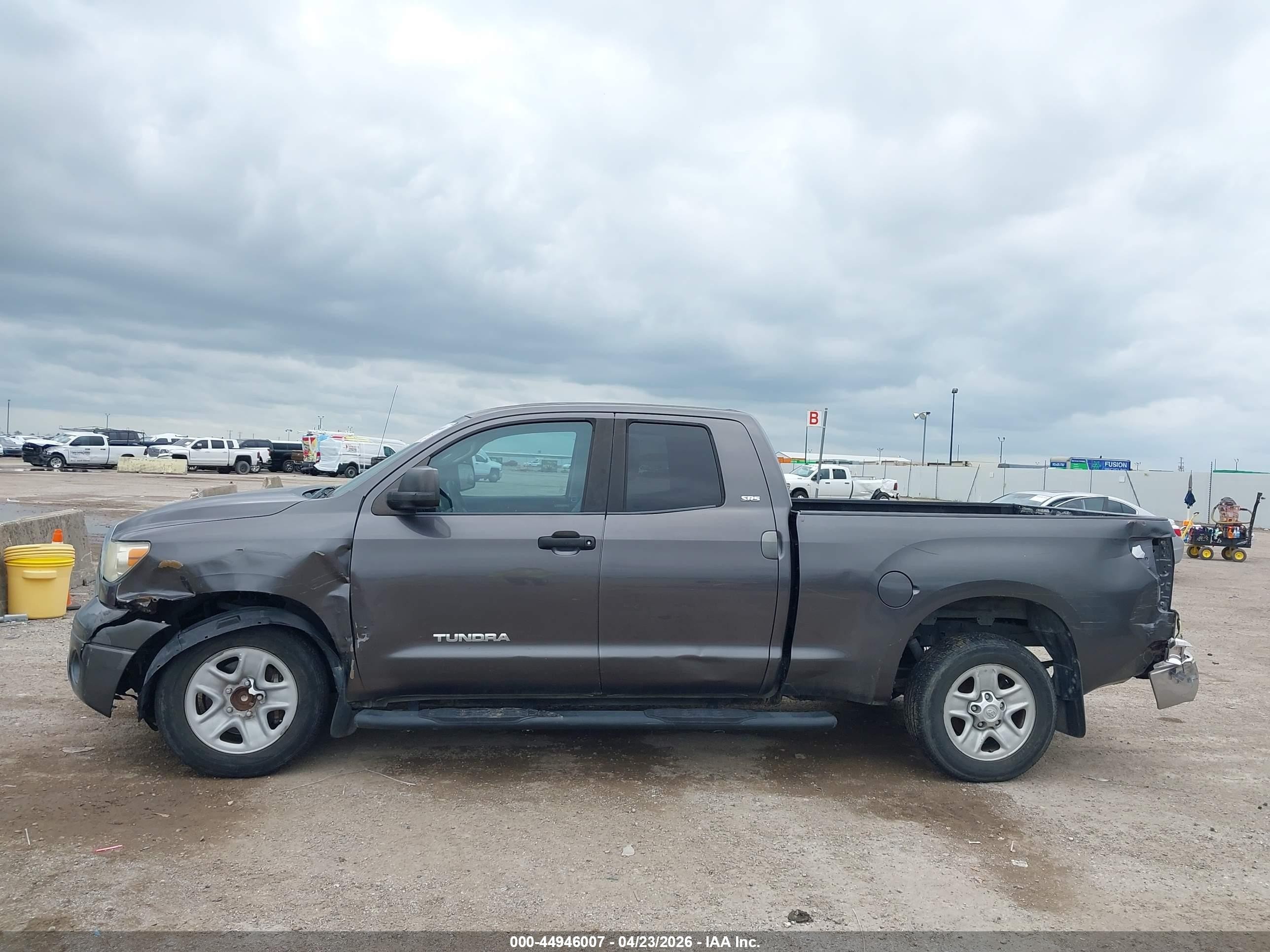 2011 Toyota Tundra Grade 4.6l V8 Gray vin: 5TFRM5F16BX025987