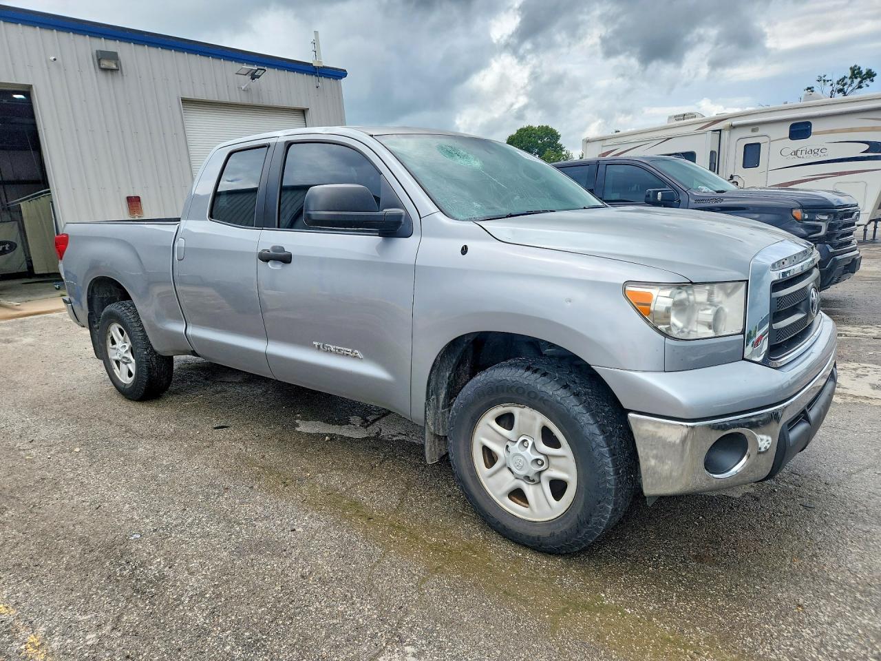 2011 Toyota Tundra Double Cab Sr5 Silver vin: 5TFRM5F16BX029358