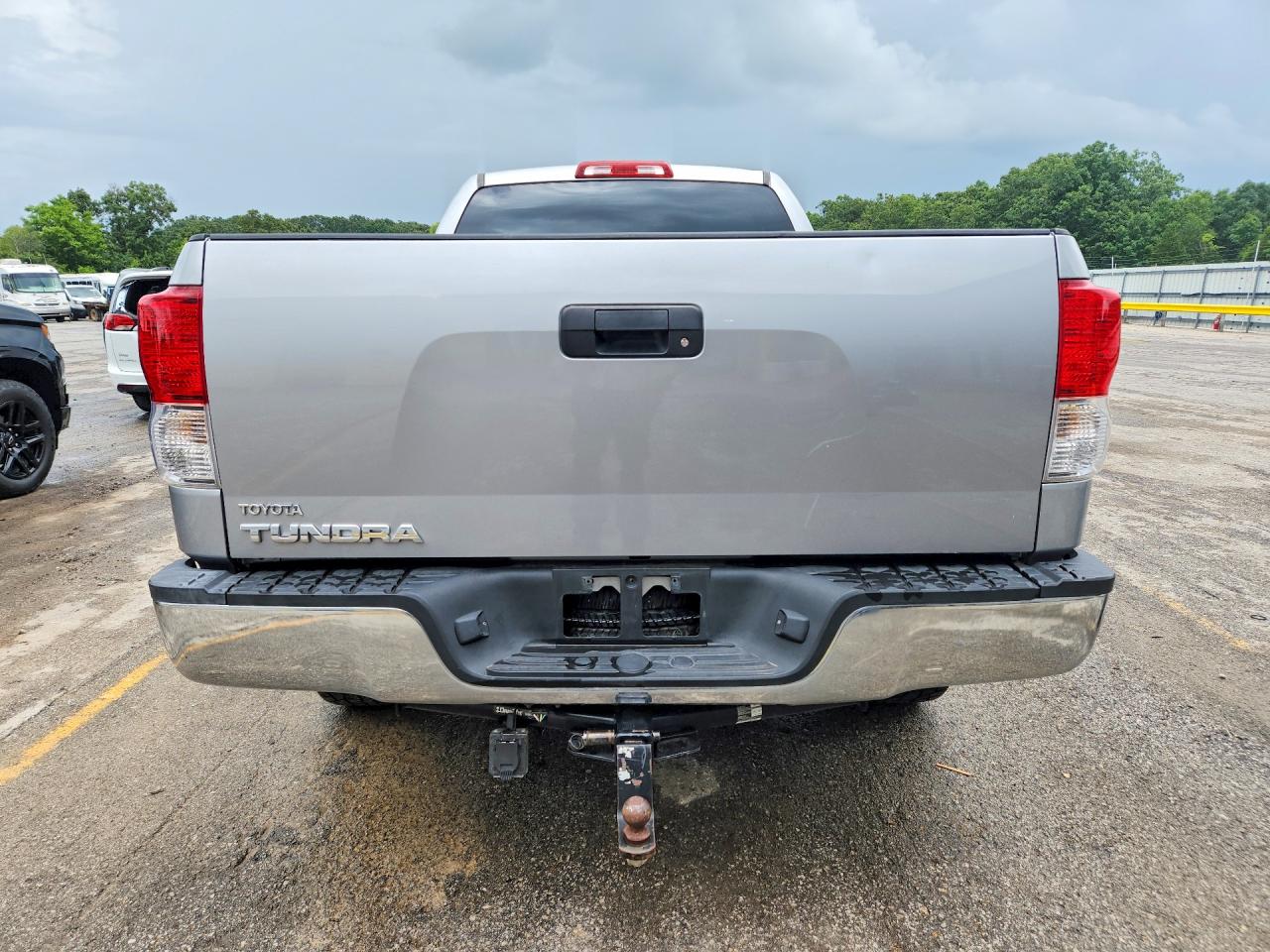2011 Toyota Tundra Double Cab Sr5 Silver vin: 5TFRM5F16BX029358