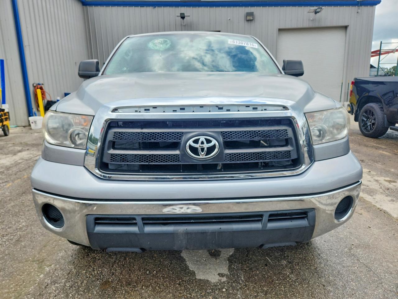 2011 Toyota Tundra Double Cab Sr5 Silver vin: 5TFRM5F16BX029358