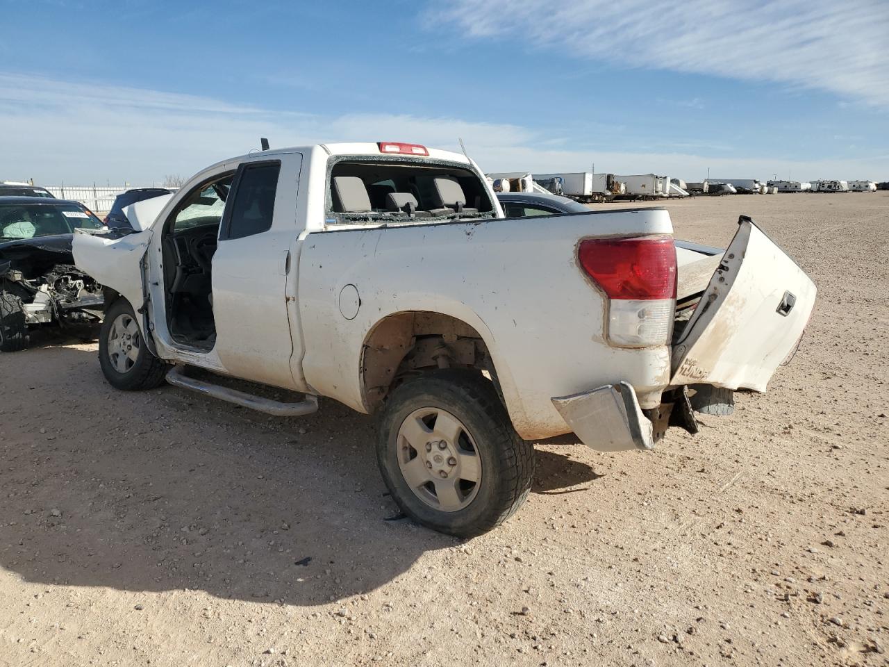 2011 Toyota Tundra Grade White vin: 5TFRM5F16BX030929