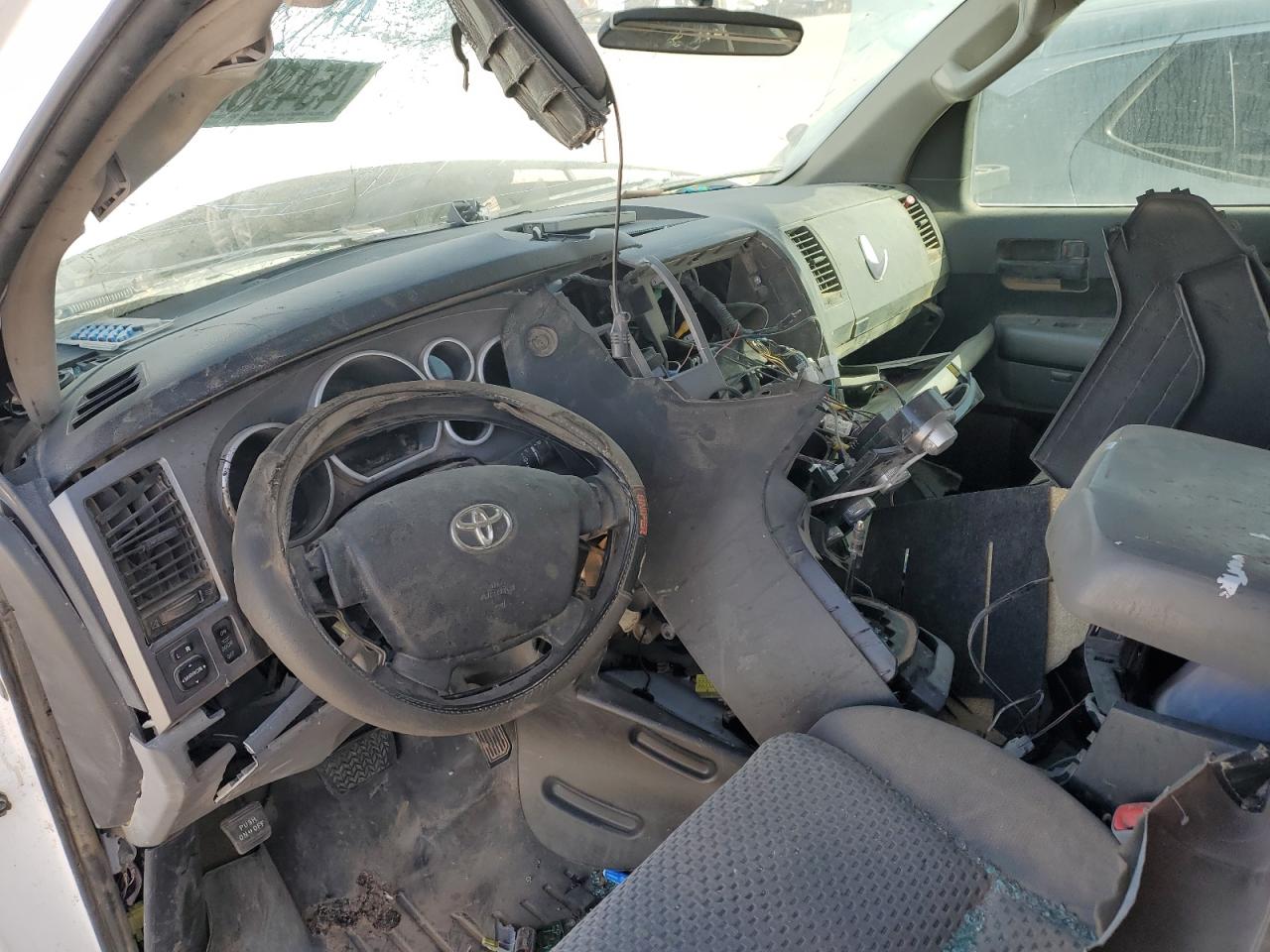 2011 Toyota Tundra Grade White vin: 5TFRM5F16BX030929