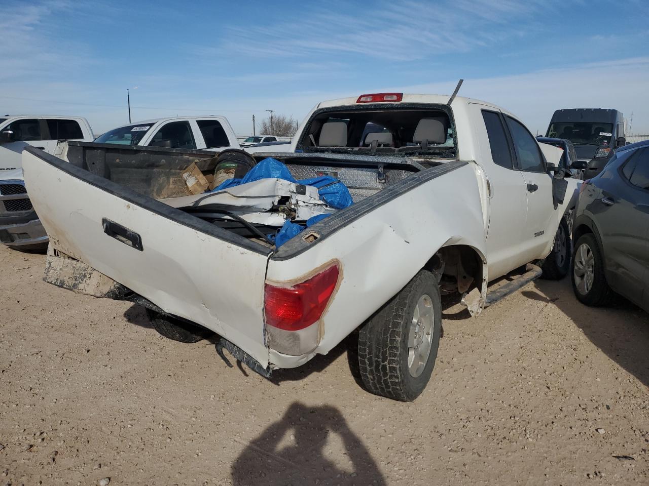 2011 Toyota Tundra Grade White vin: 5TFRM5F16BX030929