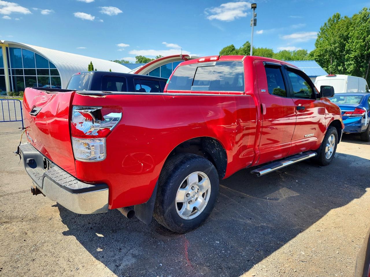 2011 Toyota Tundra Double Cab Sr5 Красный vin: 5TFRM5F16BX032874