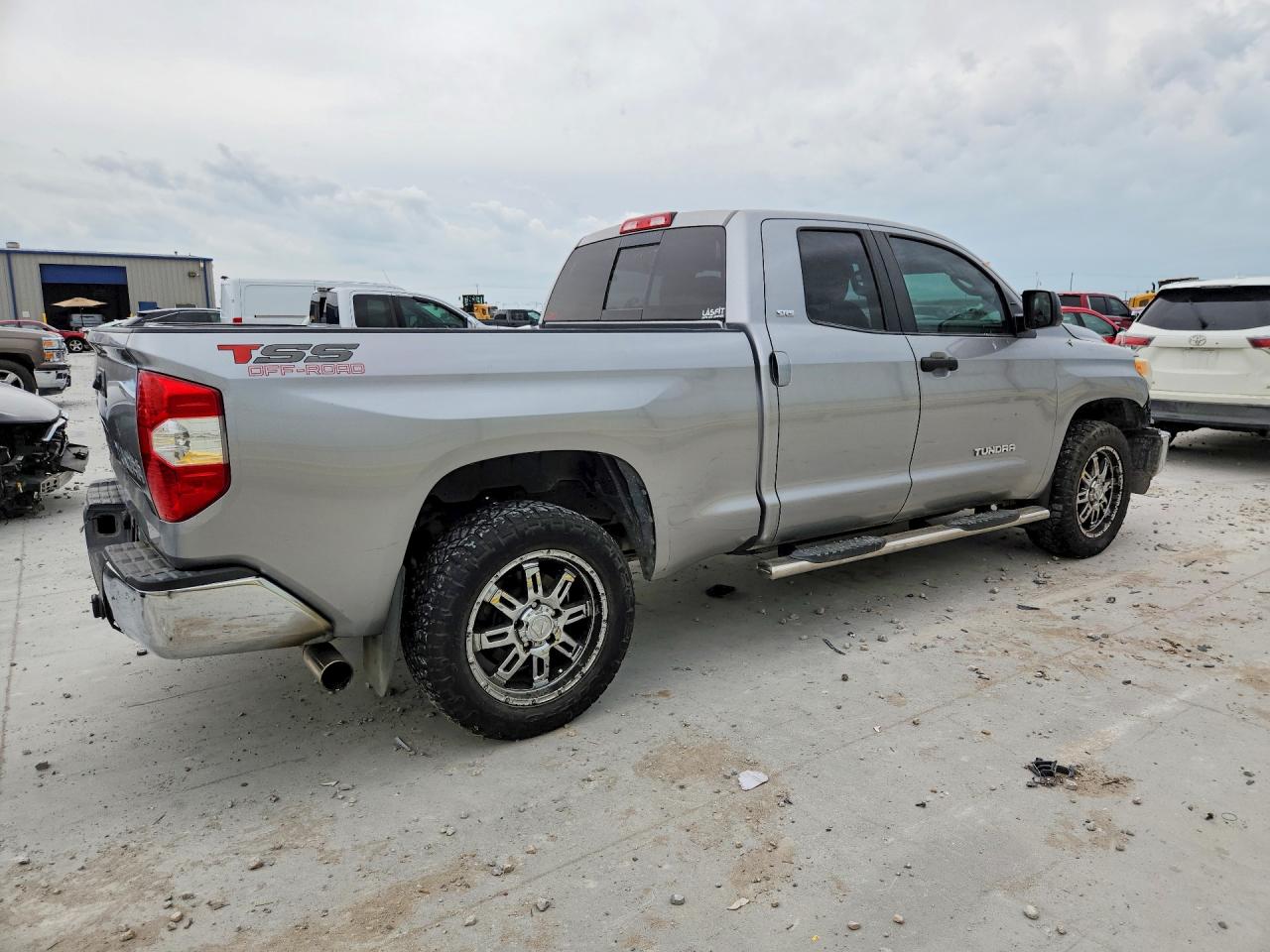 2014 Toyota Tundra Sr5 Silver vin: 5TFRM5F16EX068486