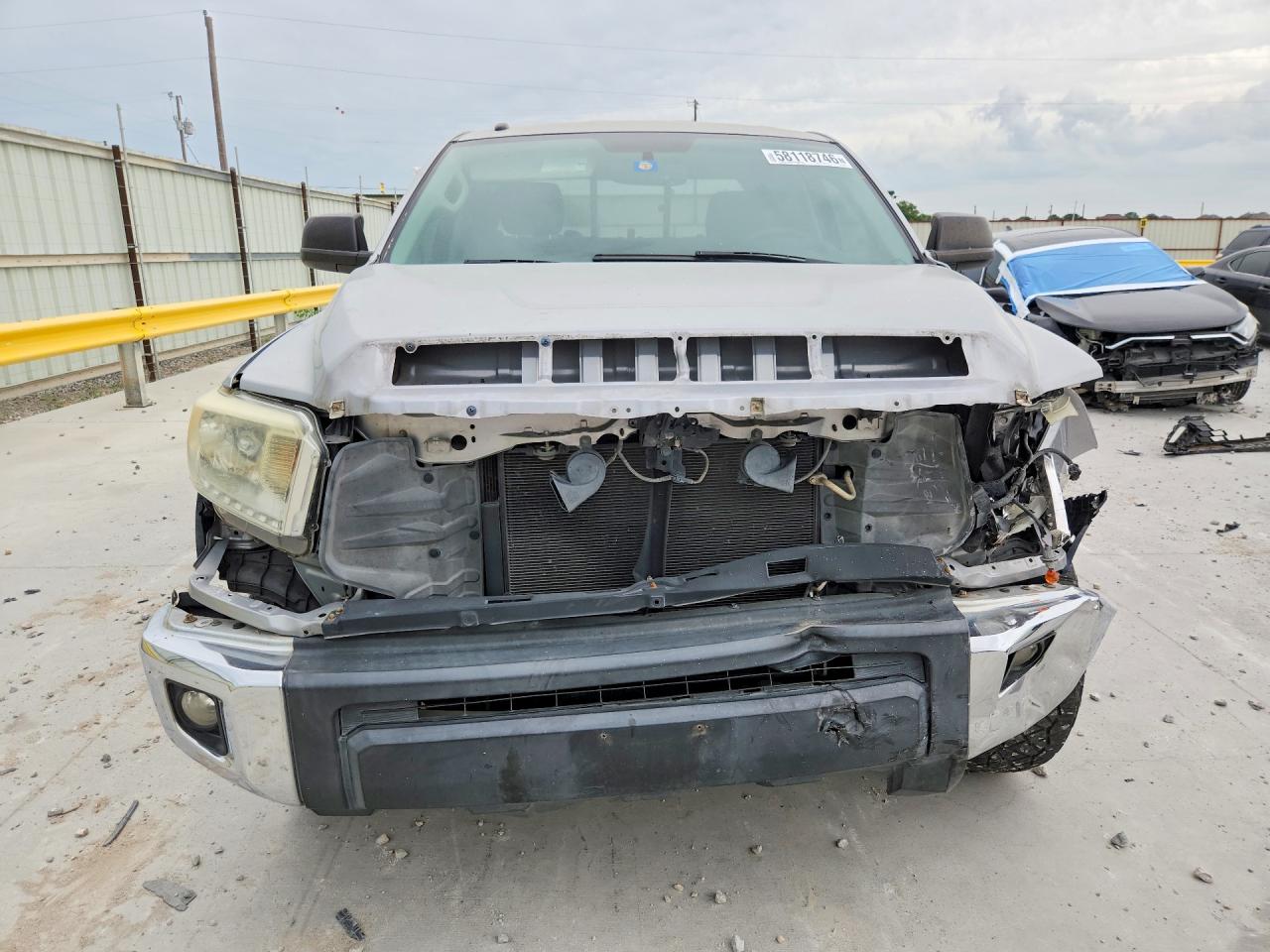 2014 Toyota Tundra Sr5 Silver vin: 5TFRM5F16EX068486