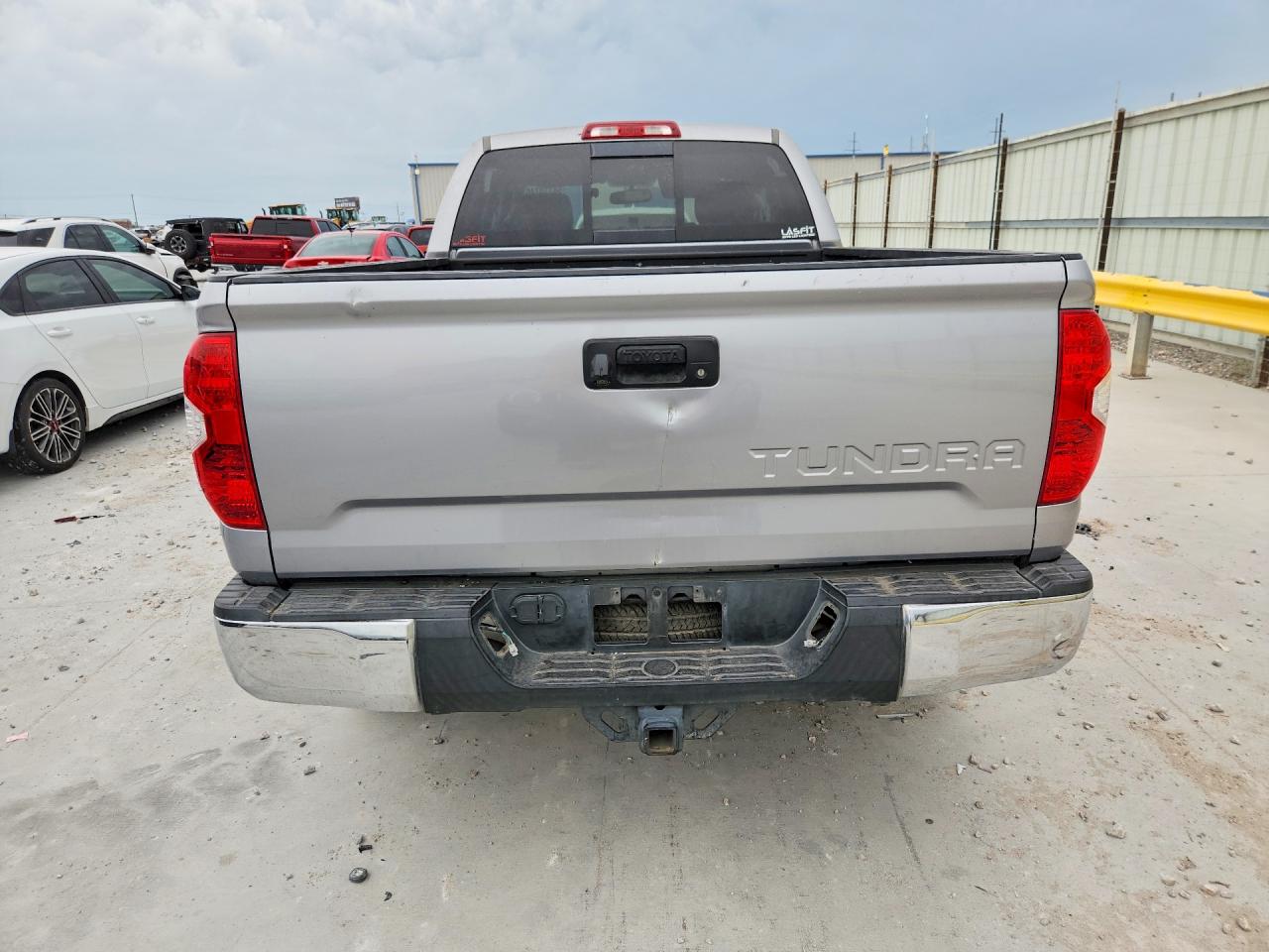2014 Toyota Tundra Sr5 Silver vin: 5TFRM5F16EX068486
