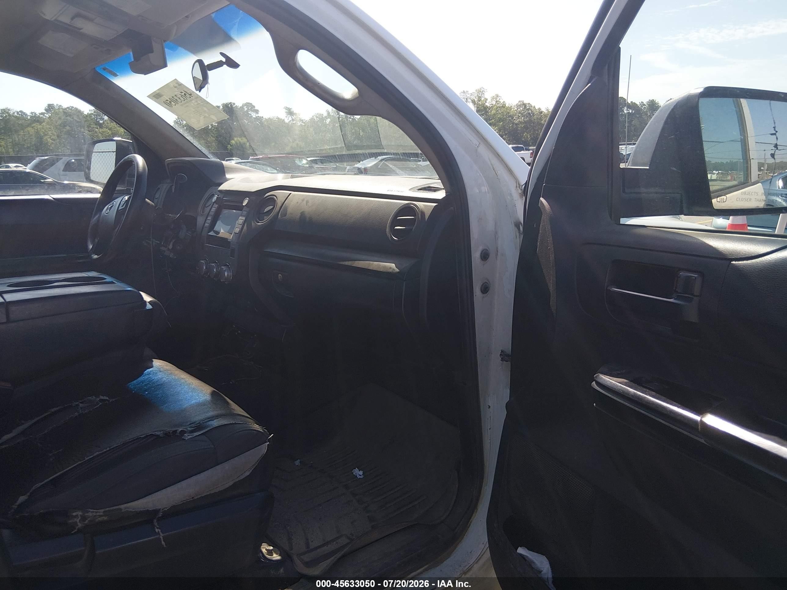 2015 Toyota Tundra Sr 4.6l V8 Белый vin: 5TFRM5F16FX082647