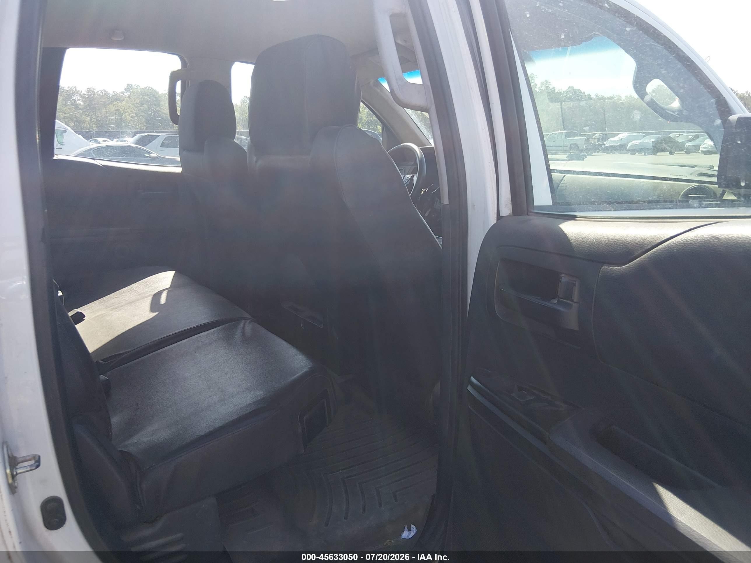 2015 Toyota Tundra Sr 4.6l V8 Белый vin: 5TFRM5F16FX082647