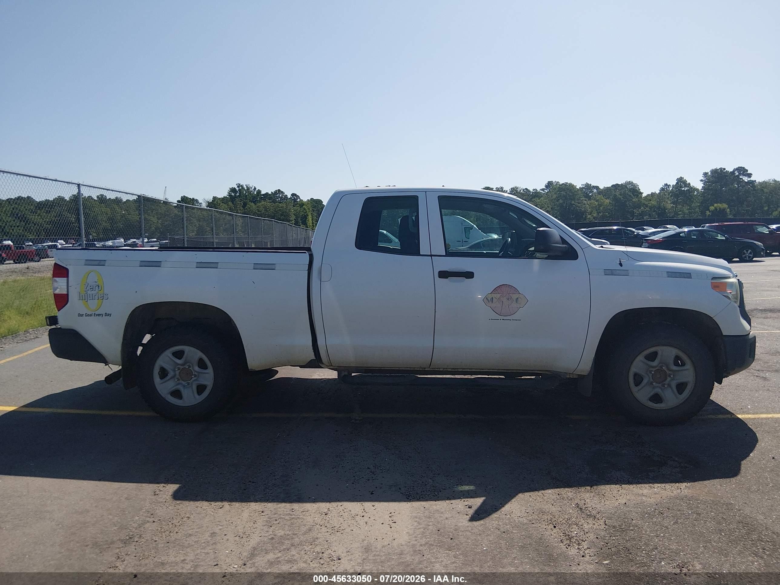 2015 Toyota Tundra Sr 4.6l V8 Белый vin: 5TFRM5F16FX082647
