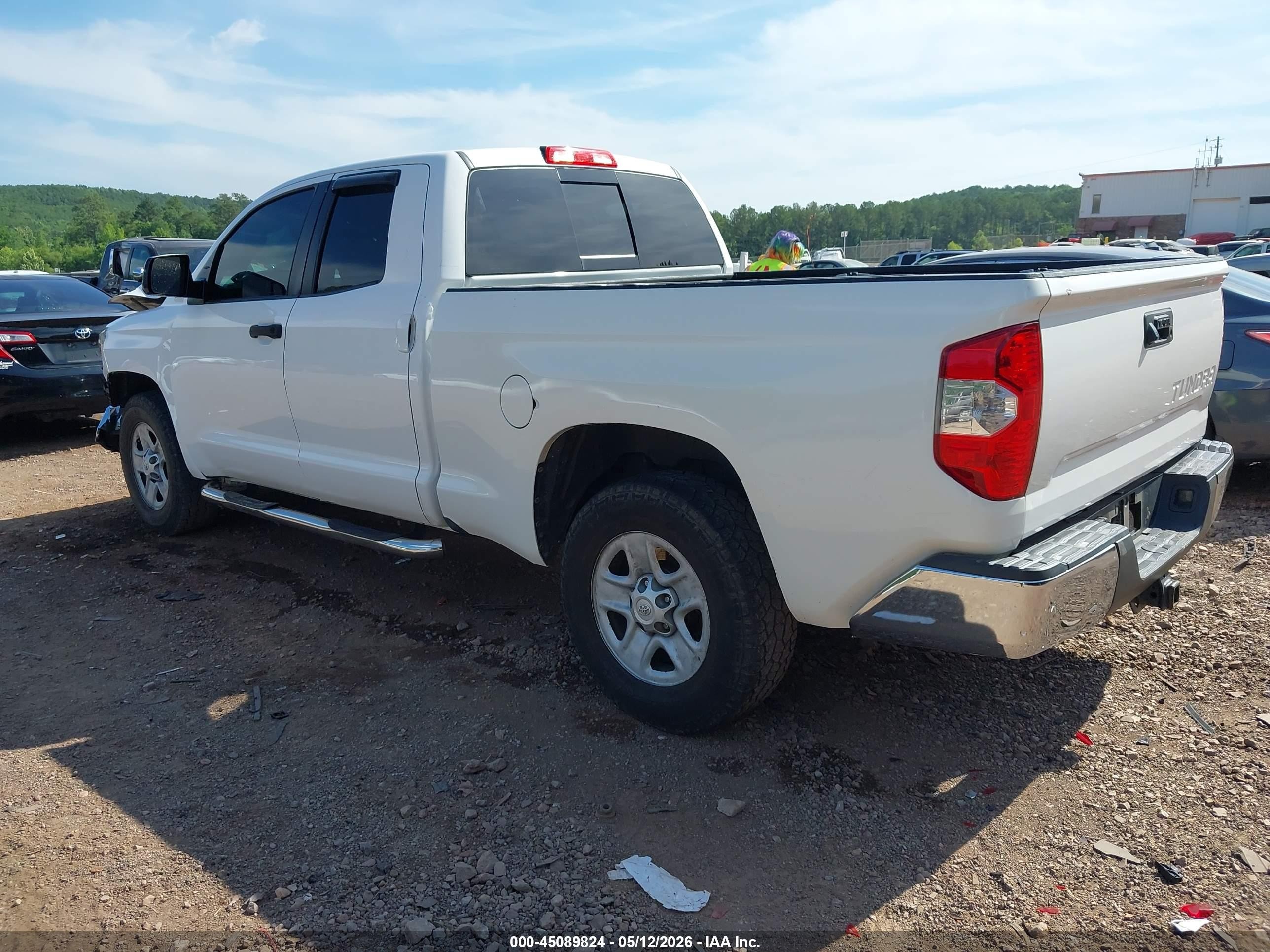 2015 Toyota Tundra Sr5 4.6l V8 White vin: 5TFRM5F16FX086889