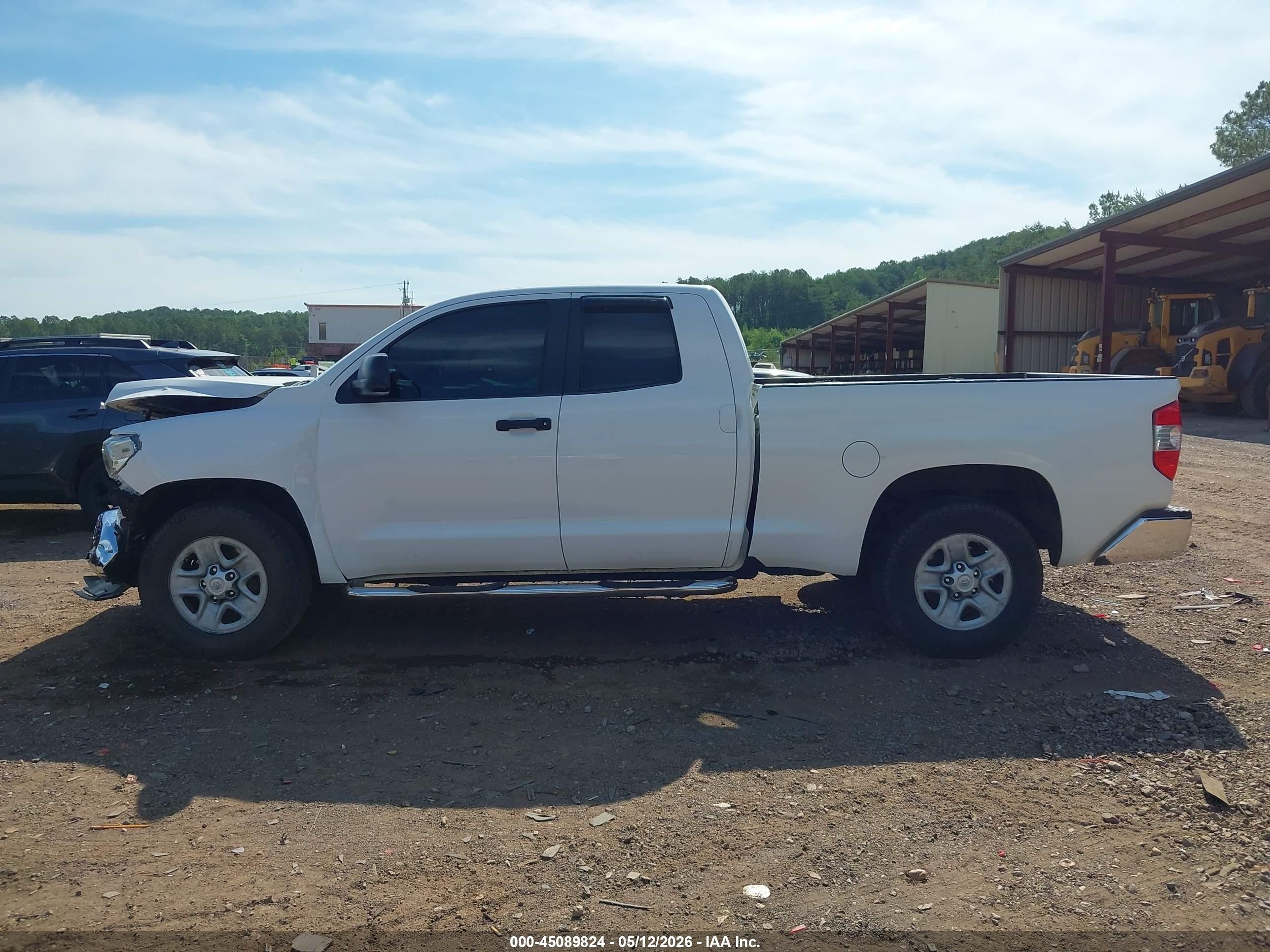 2015 Toyota Tundra Sr5 4.6l V8 White vin: 5TFRM5F16FX086889