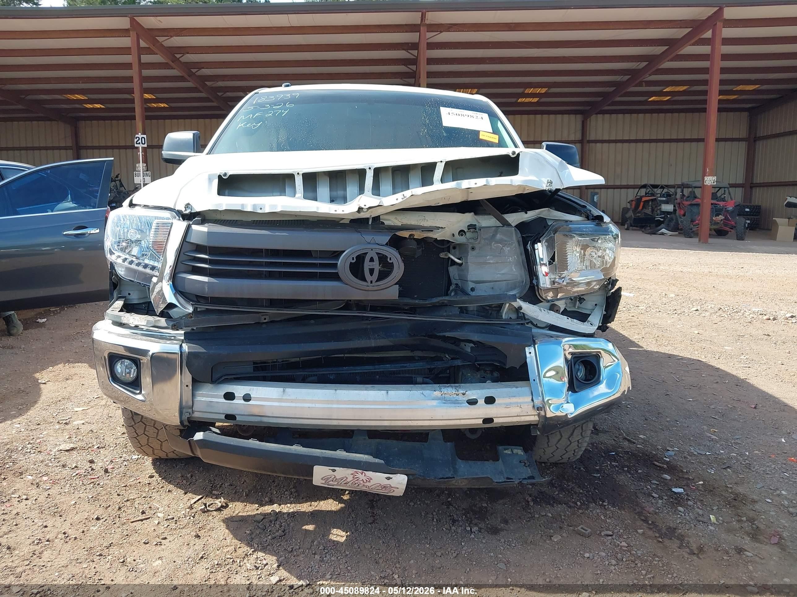 2015 Toyota Tundra Sr5 4.6l V8 White vin: 5TFRM5F16FX086889