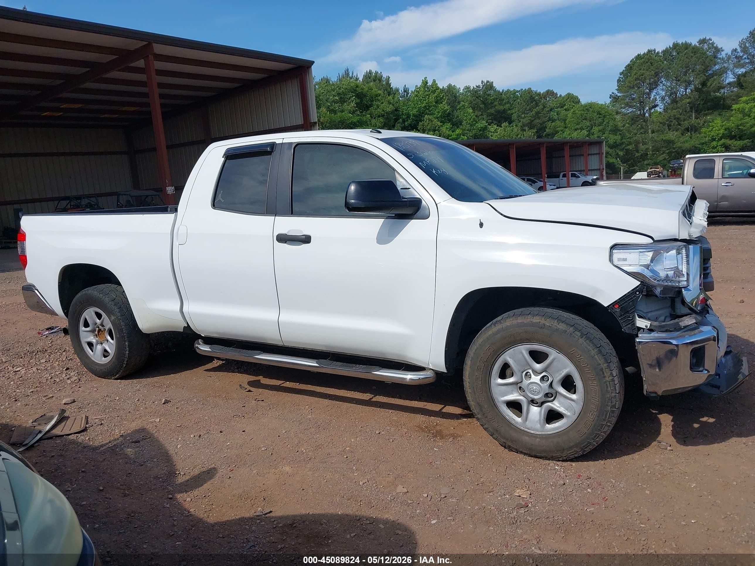 2015 Toyota Tundra Sr5 4.6l V8 White vin: 5TFRM5F16FX086889