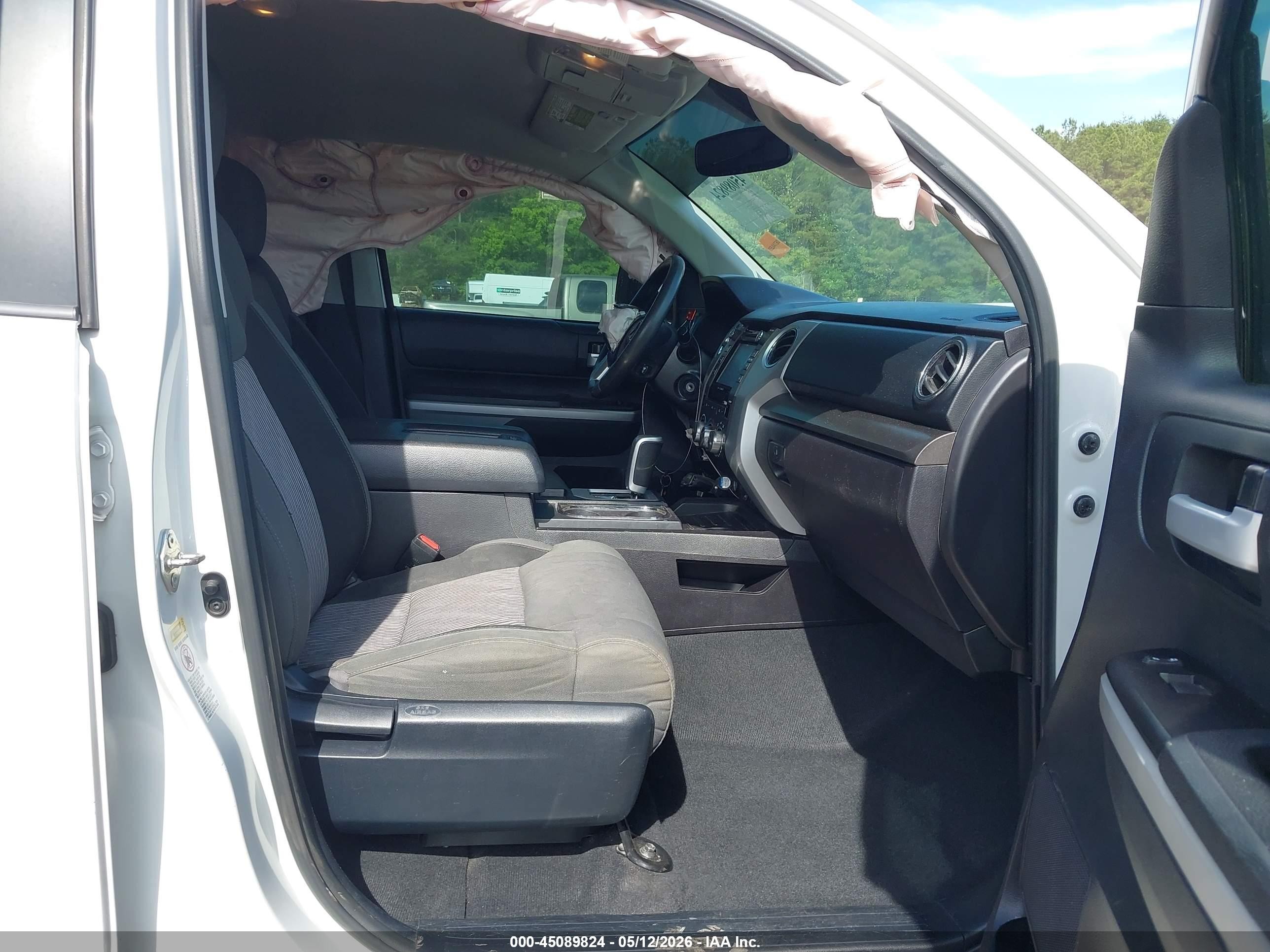 2015 Toyota Tundra Sr5 4.6l V8 White vin: 5TFRM5F16FX086889