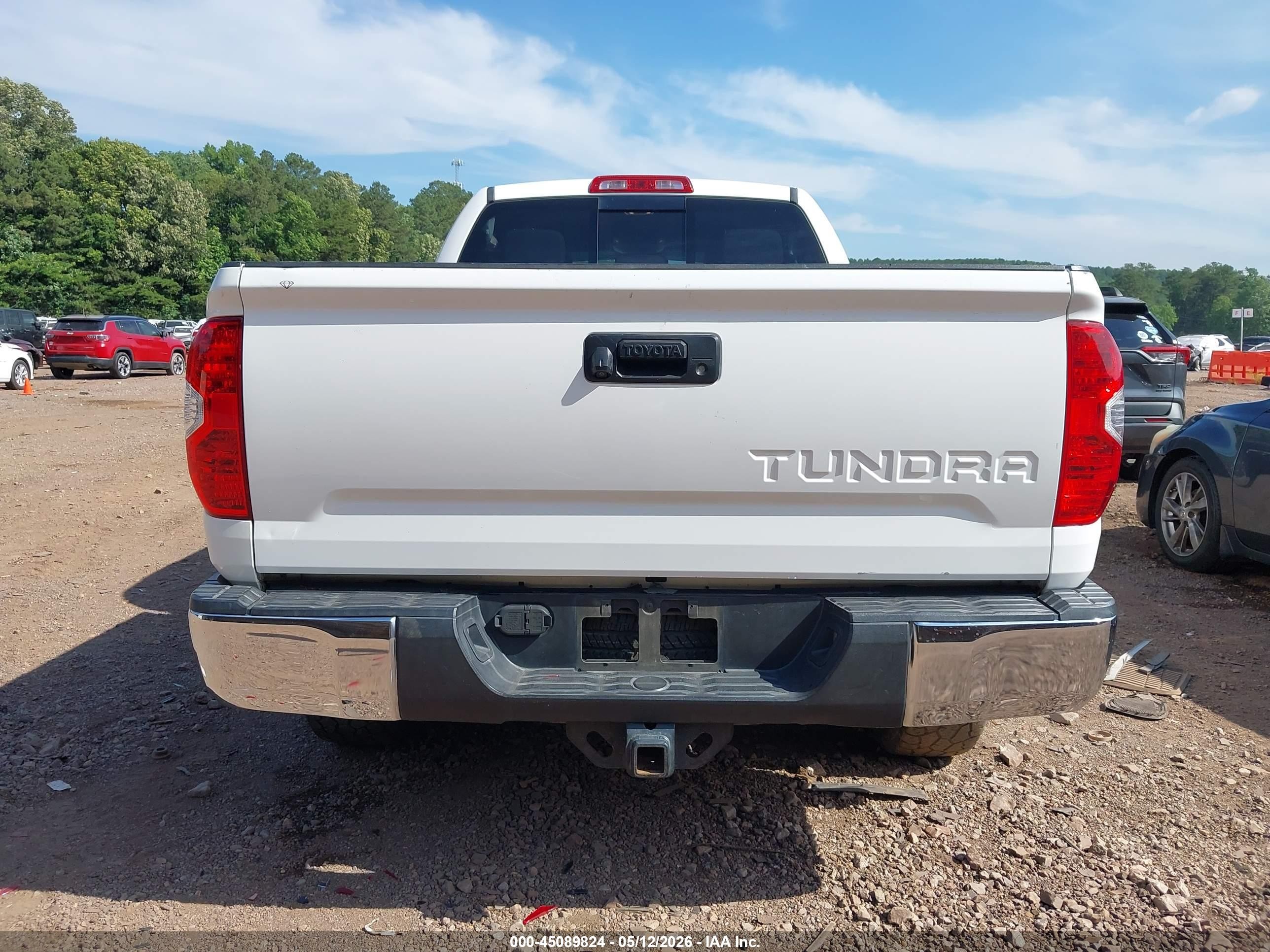 2015 Toyota Tundra Sr5 4.6l V8 White vin: 5TFRM5F16FX086889