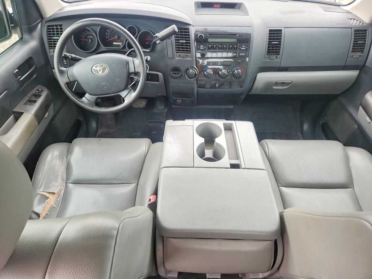 2010 Toyota Tundra Double Cab Sr5 White vin: 5TFRM5F17AX016939