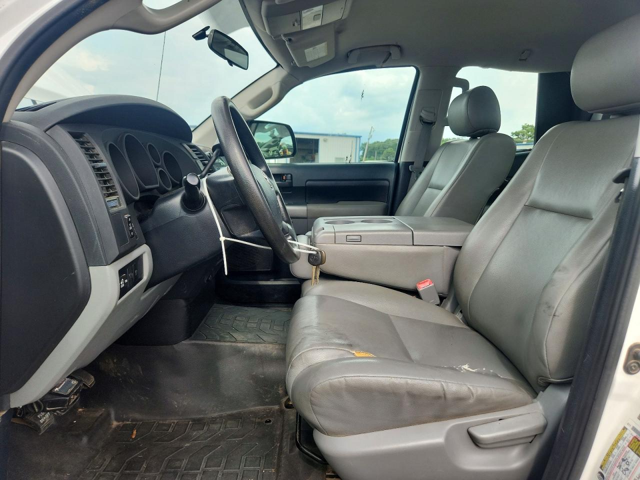 2010 Toyota Tundra Double Cab Sr5 White vin: 5TFRM5F17AX016939
