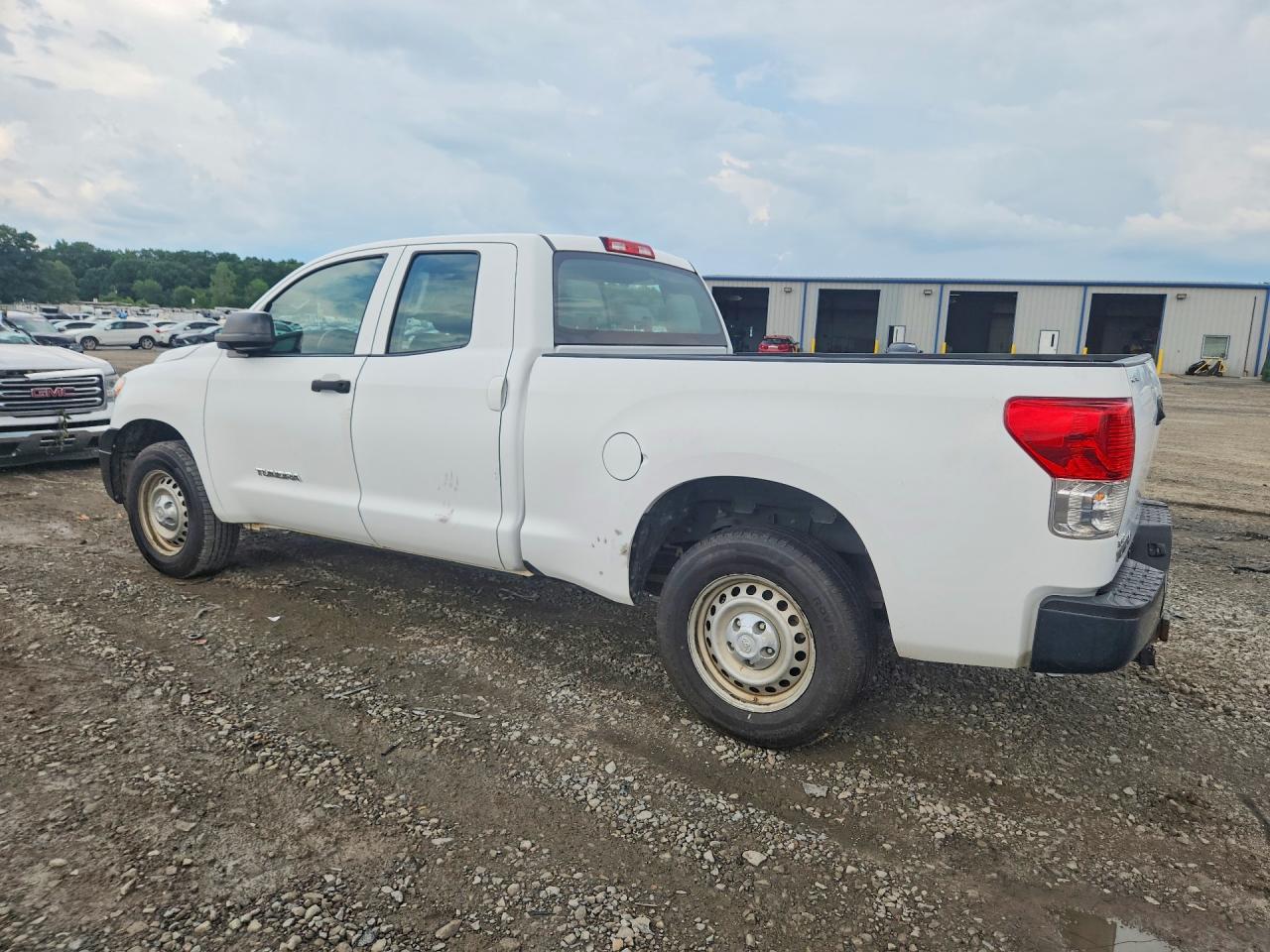 2010 Toyota Tundra Double Cab Sr5 White vin: 5TFRM5F17AX016939