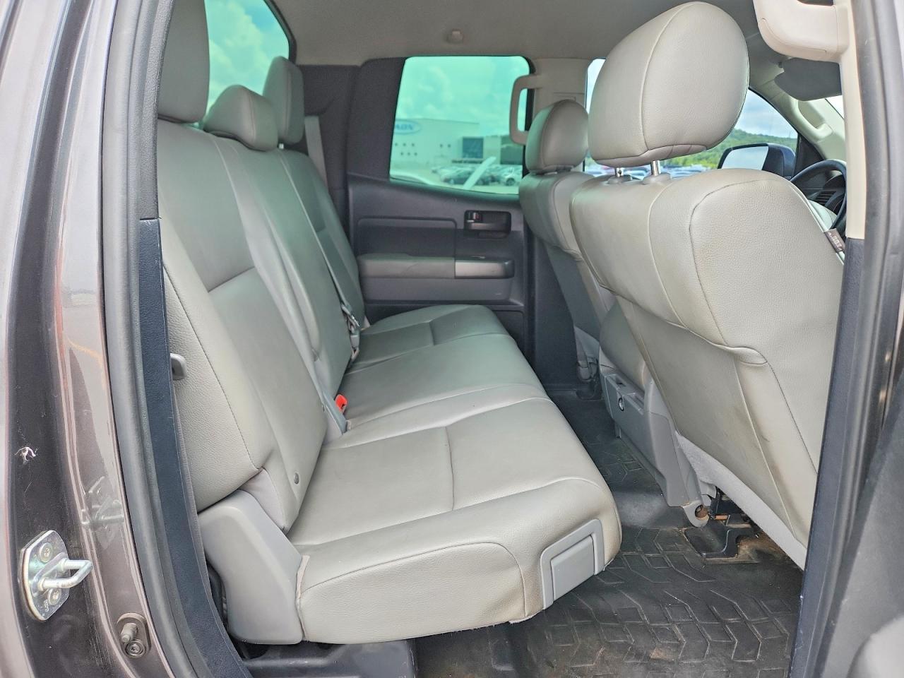 2011 Toyota Tundra Double Cab Sr5 Серый vin: 5TFRM5F17BX022564