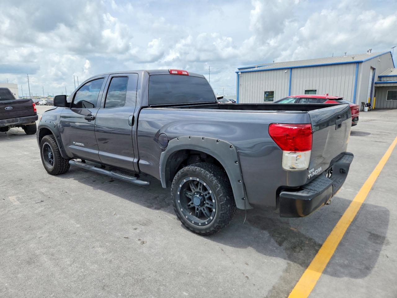 2011 Toyota Tundra Double Cab Sr5 Серый vin: 5TFRM5F17BX022564