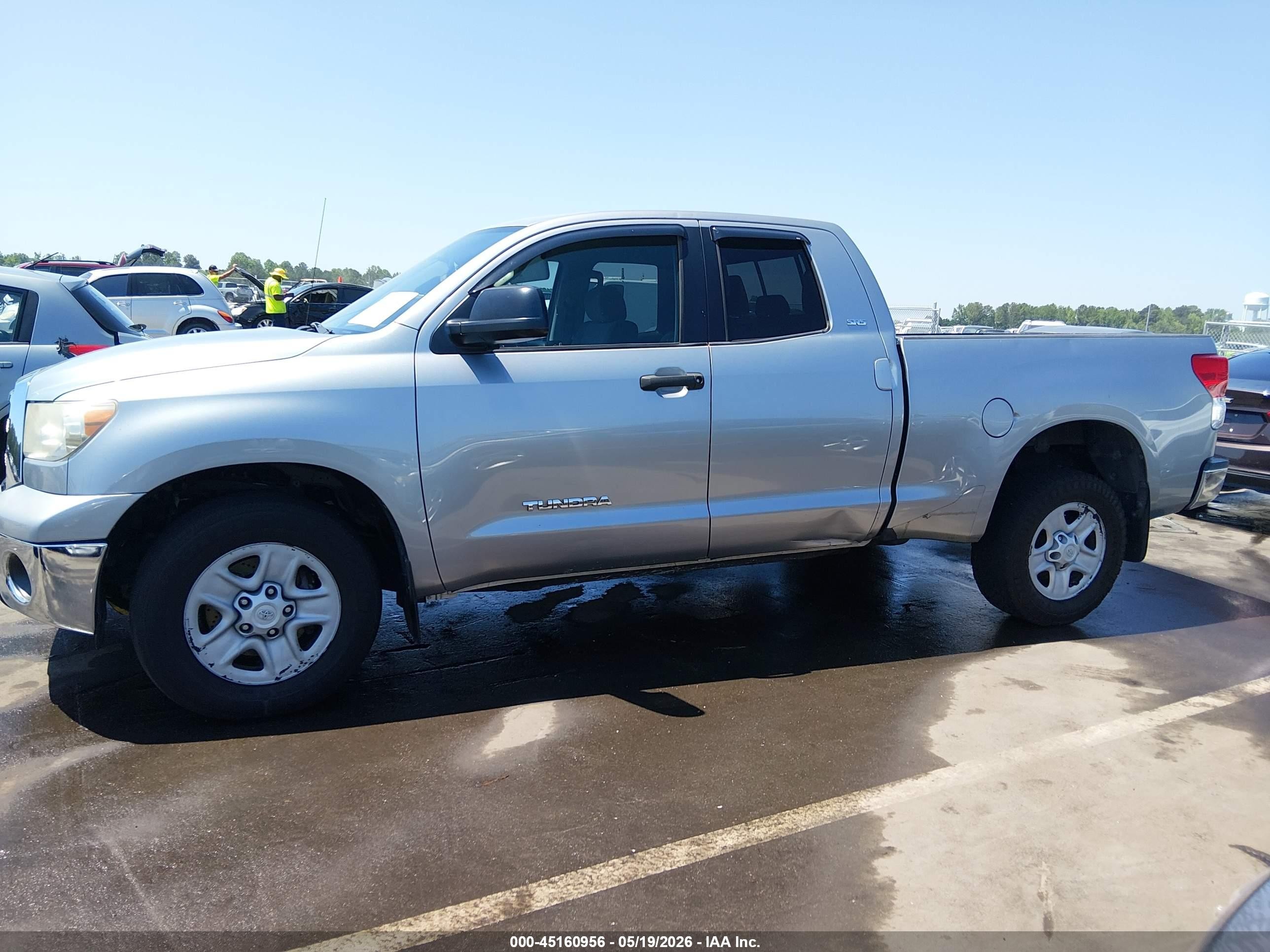 2011 Toyota Tundra Grade 4.6l V8 Silver vin: 5TFRM5F17BX034424